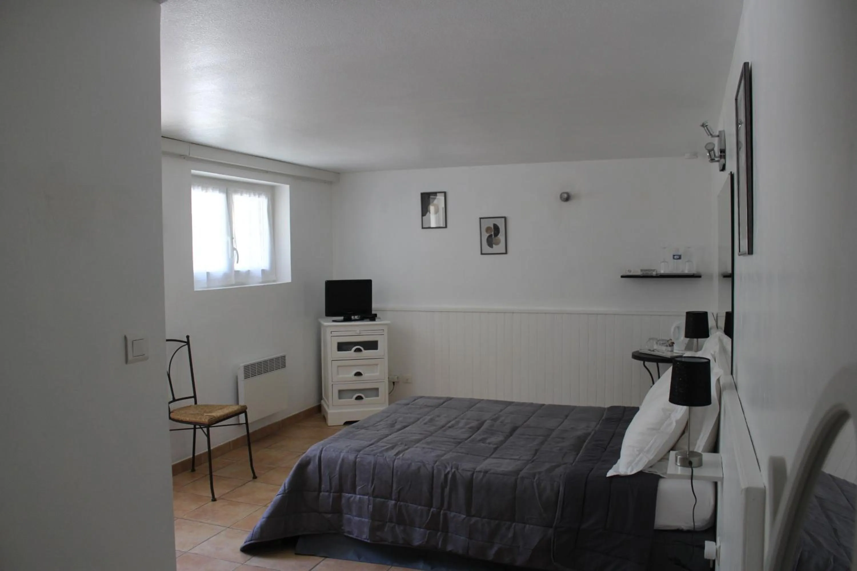 Photo of the whole room, Bed in Le Mas des Chênes