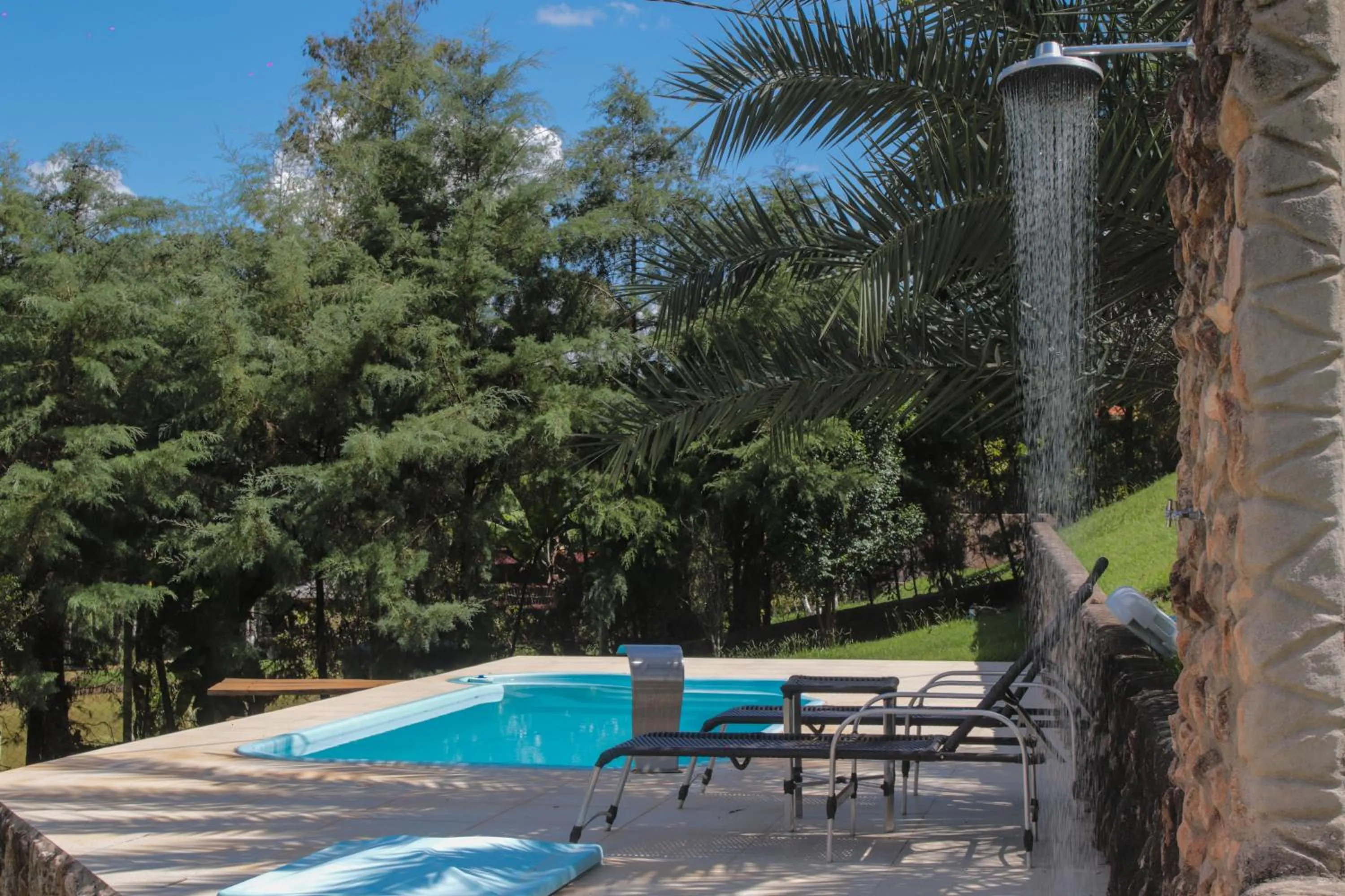 Swimming pool in Chácara Águas Claras