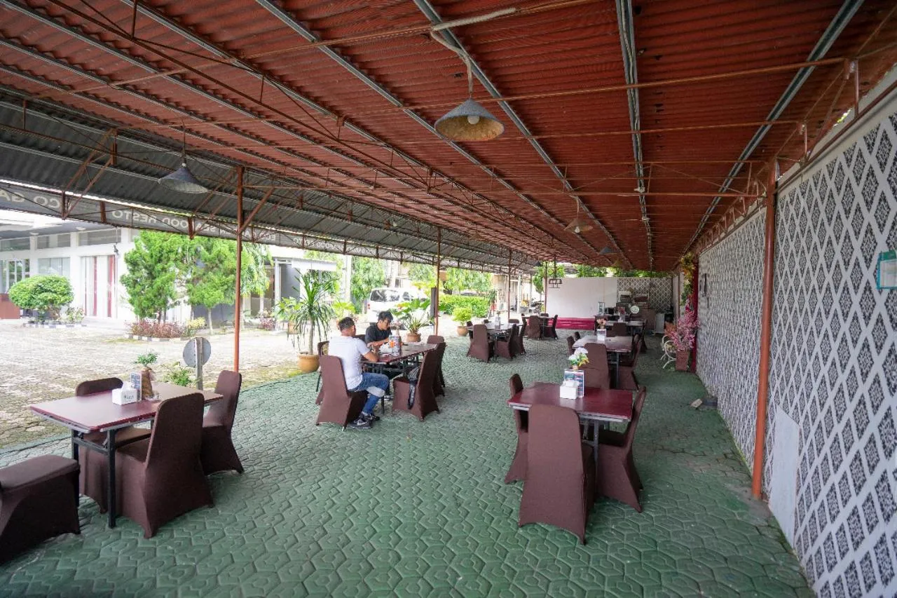 Restaurant/places to eat in Bangka City Hotel