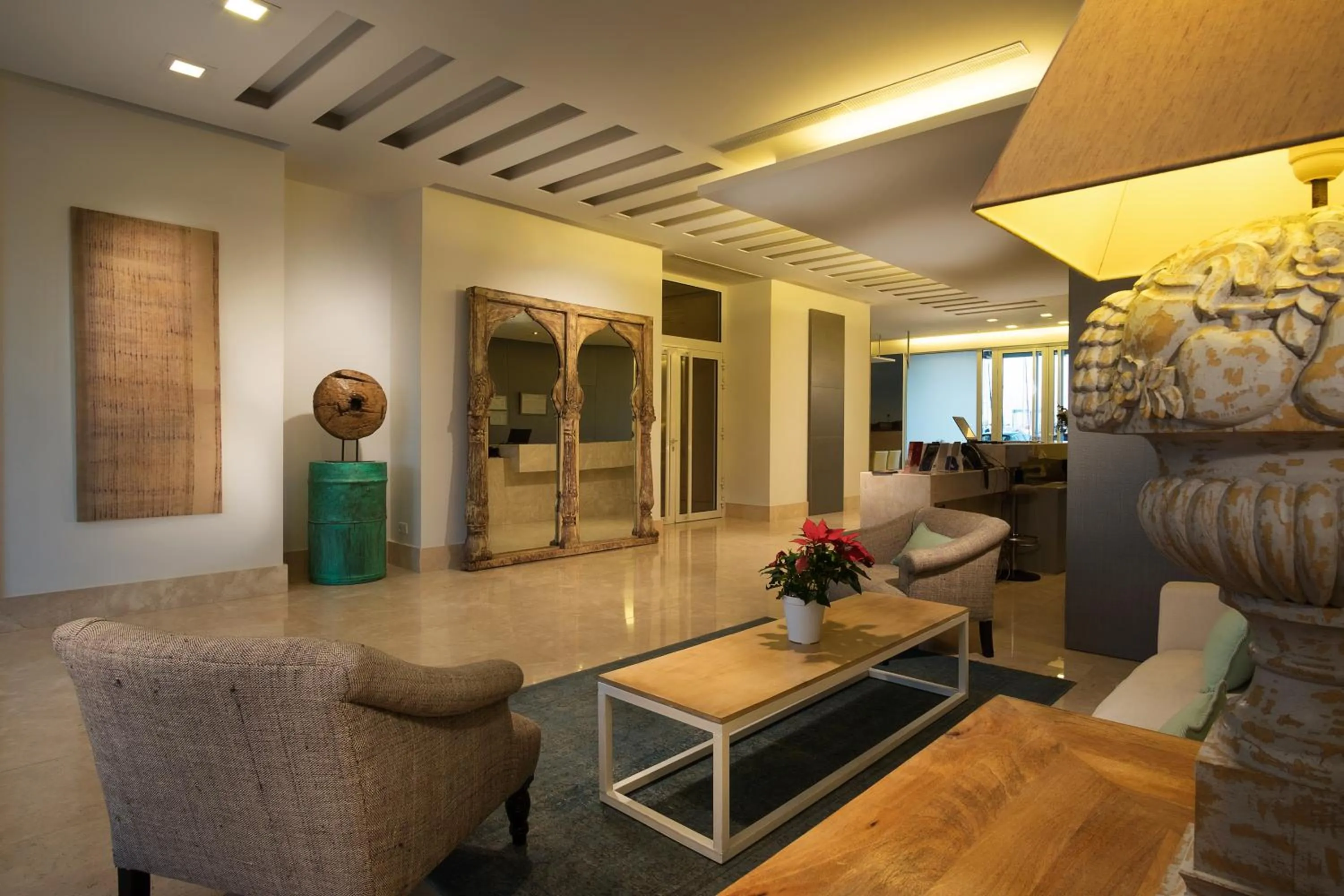 Lobby or reception in Suites Puerto Sherry
