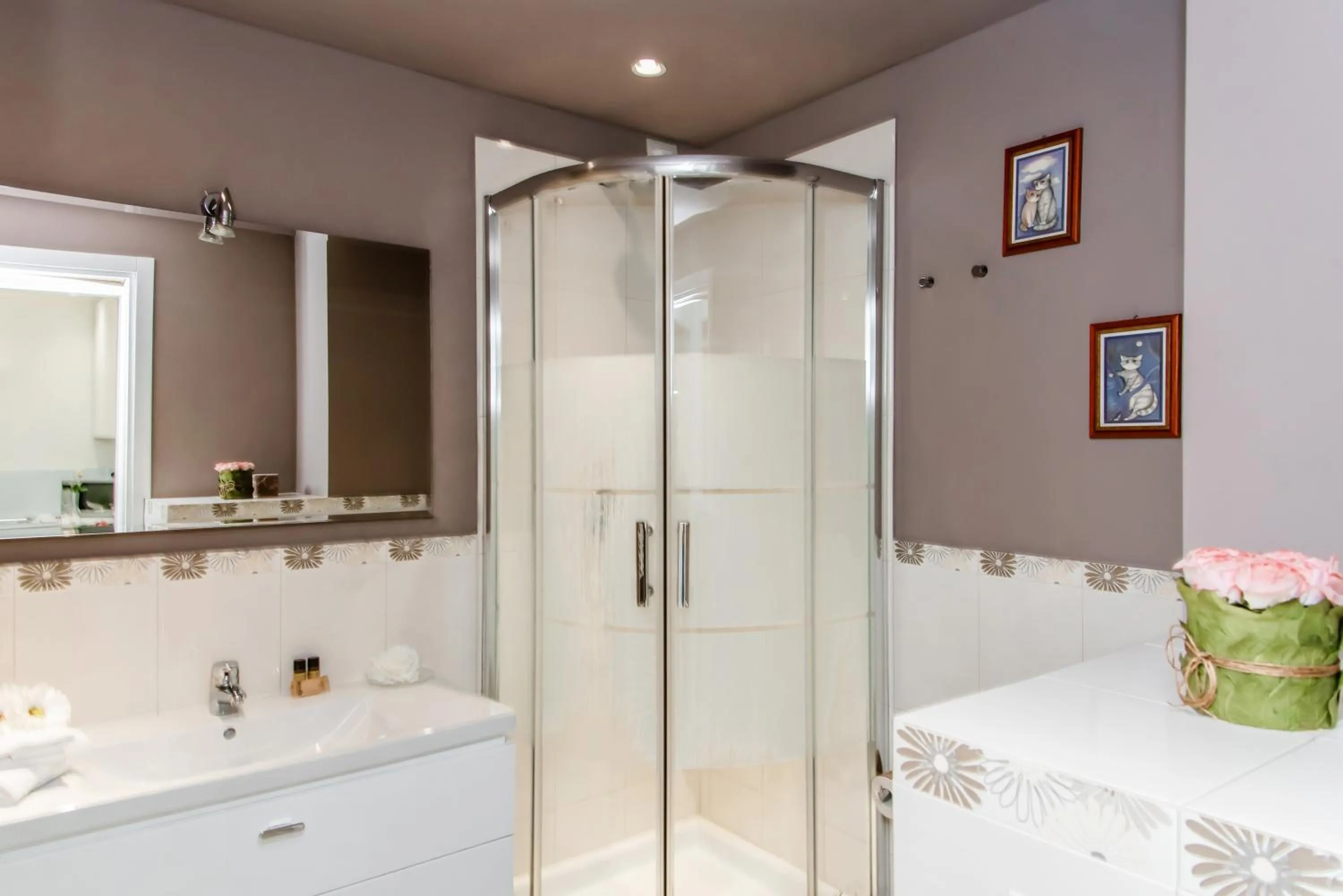 Shower in La Farina Apartments