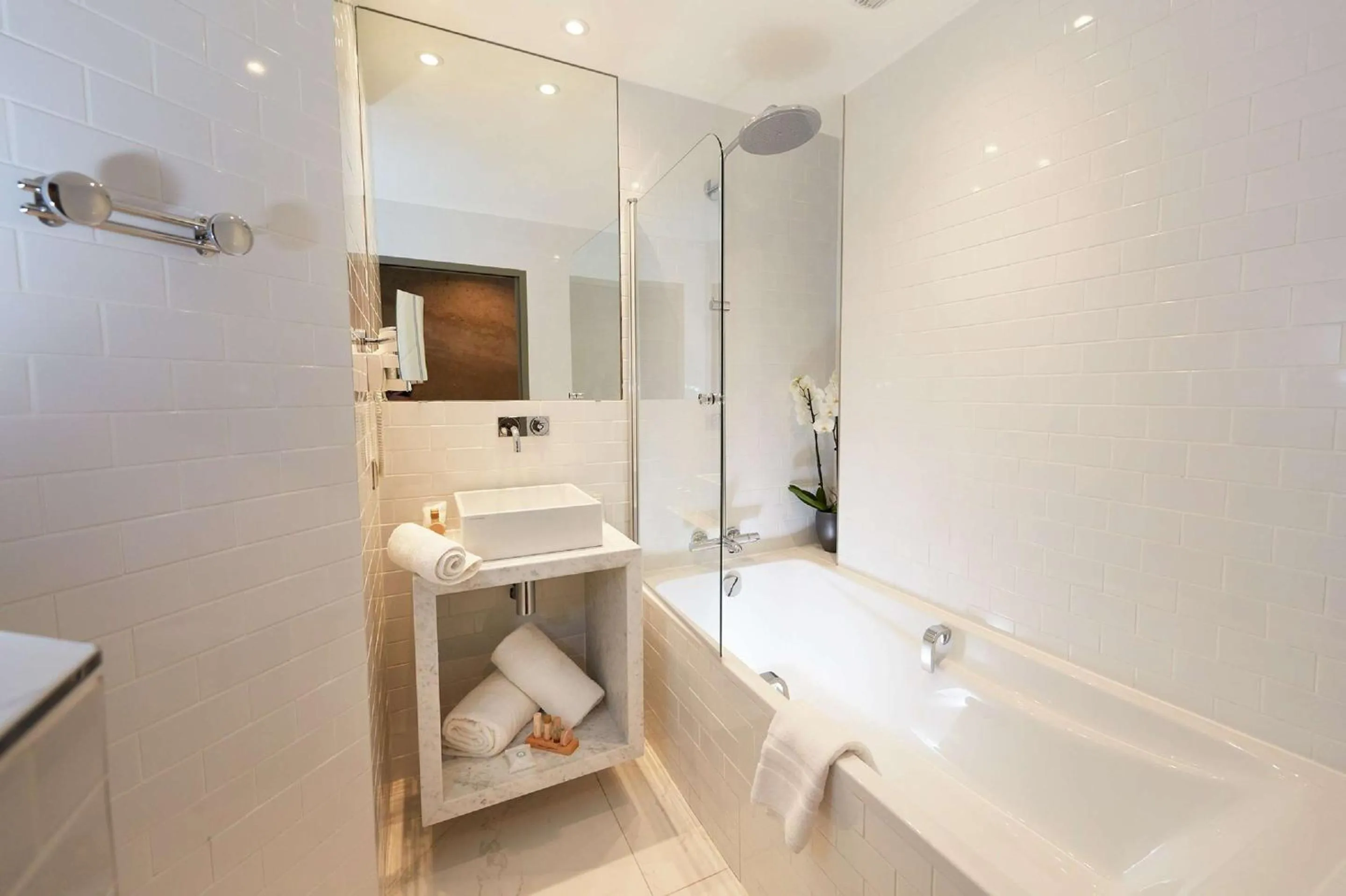 Bathroom in Best Western Premier Clos Syrah Hotel & Spa