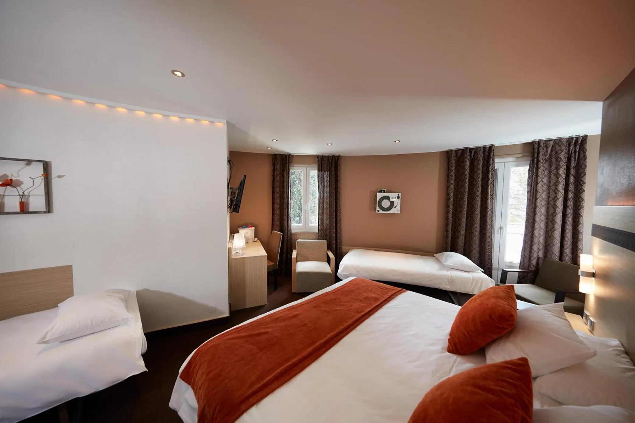 Bed in Best Western Premier Clos Syrah Hotel & Spa