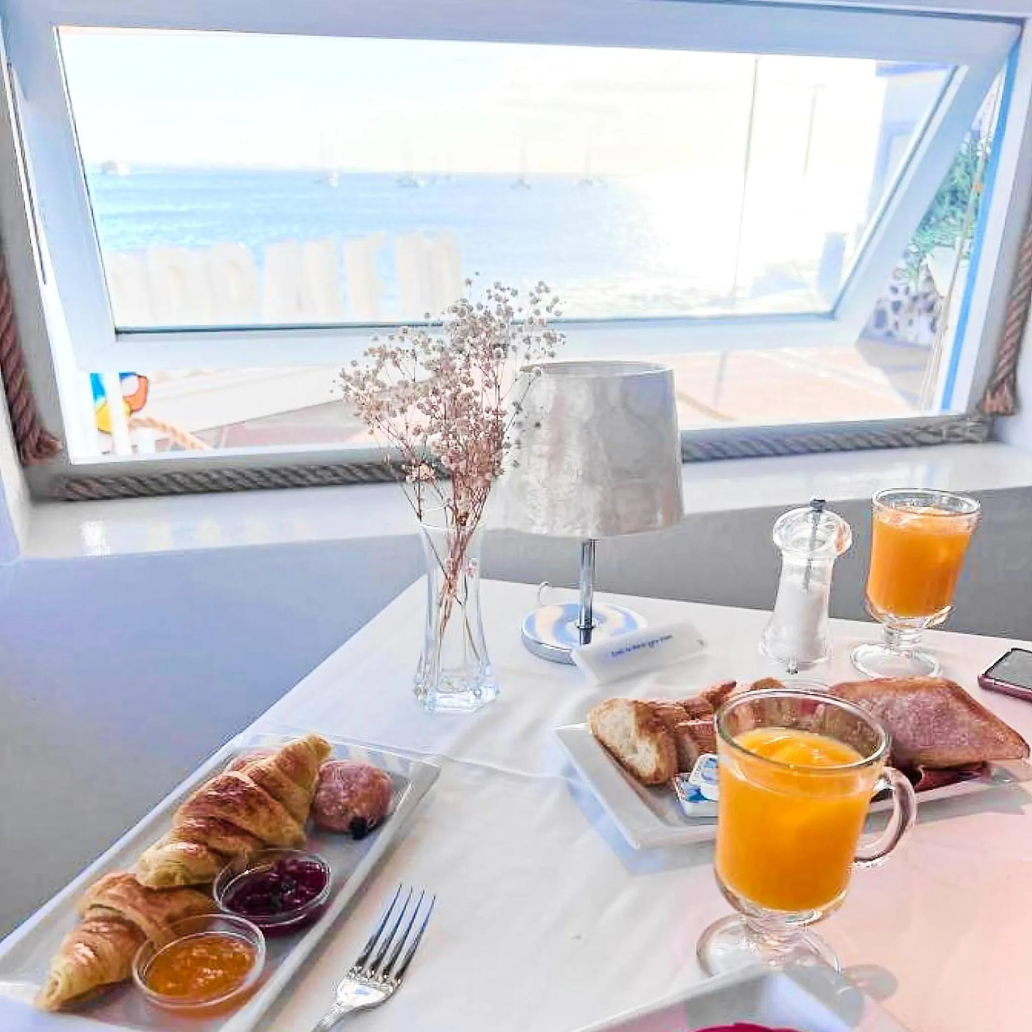 Breakfast in AVANTI Lifestyle Hotel - Only Adults