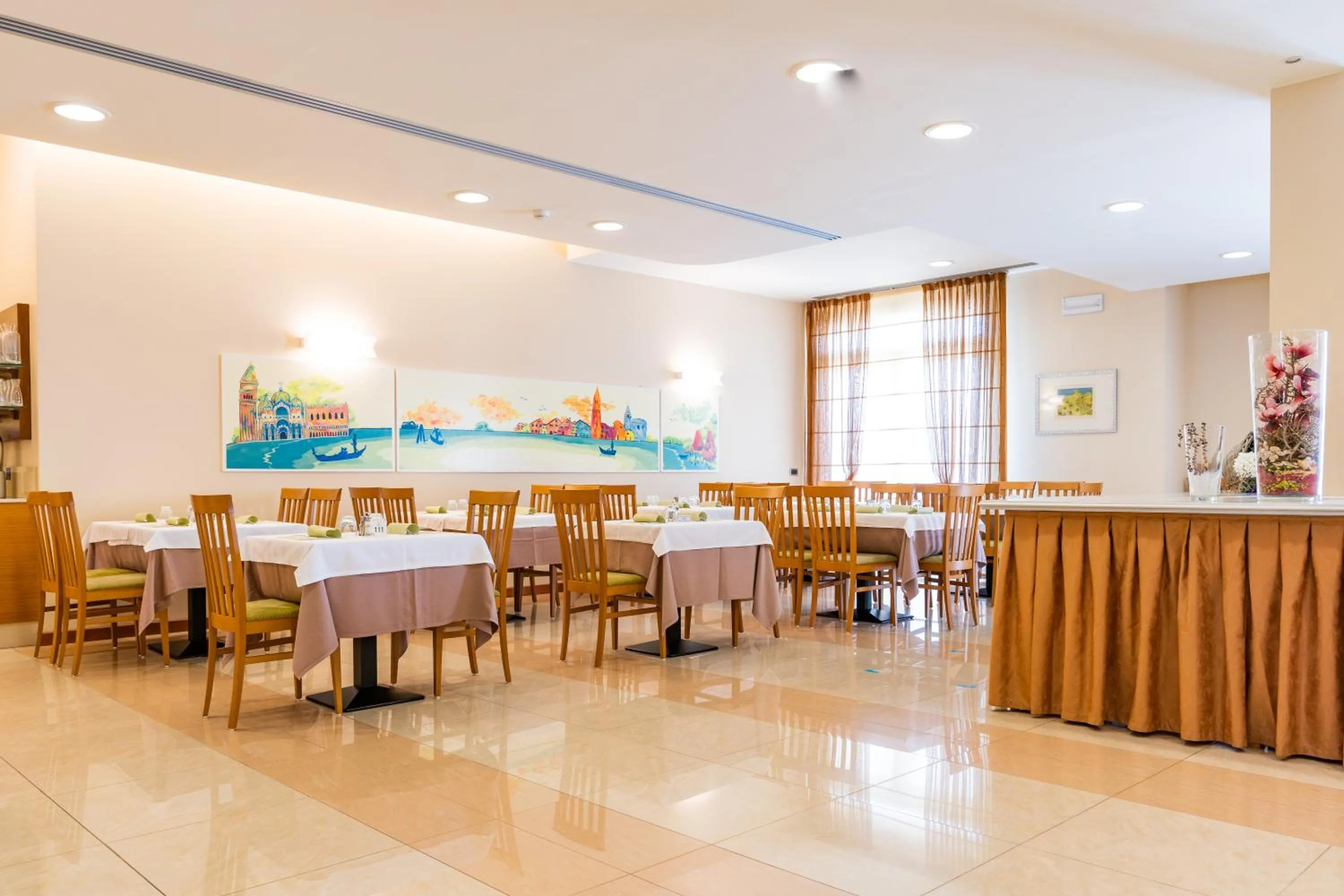 Restaurant/places to eat in Hotel Maregolf