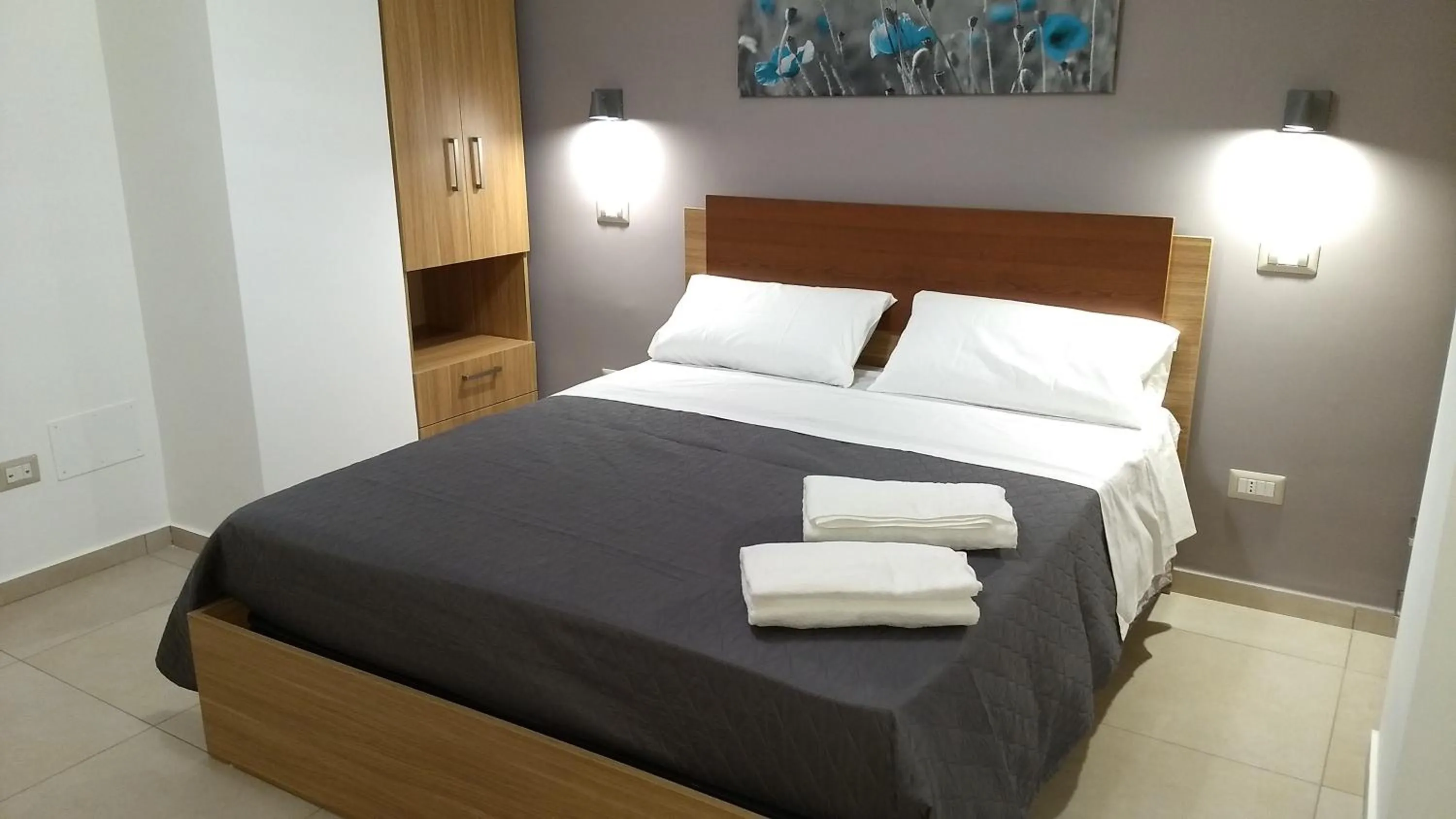 Photo of the whole room, Bed in VITRUVIO home