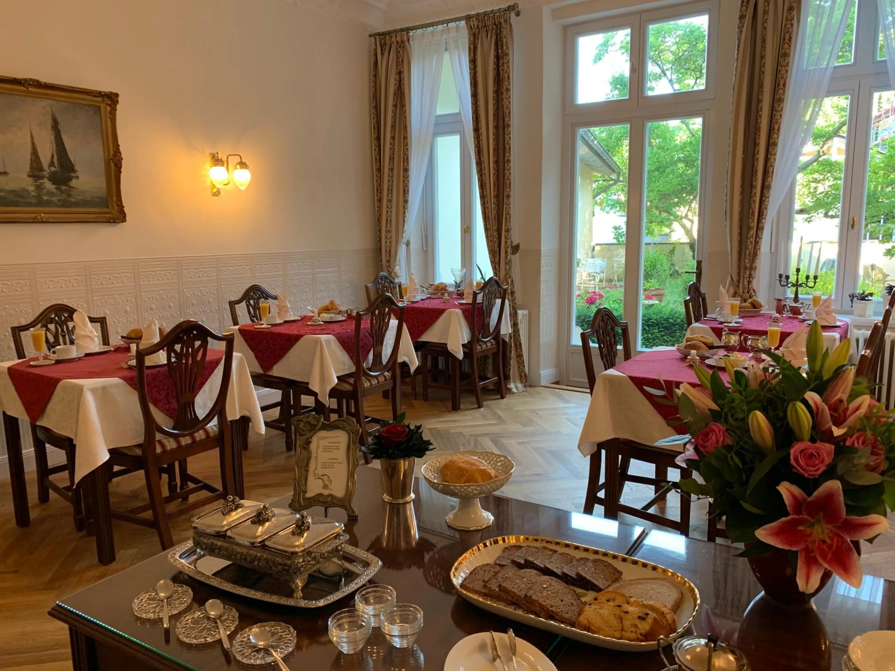 Food and drinks in Hotel Seeufer