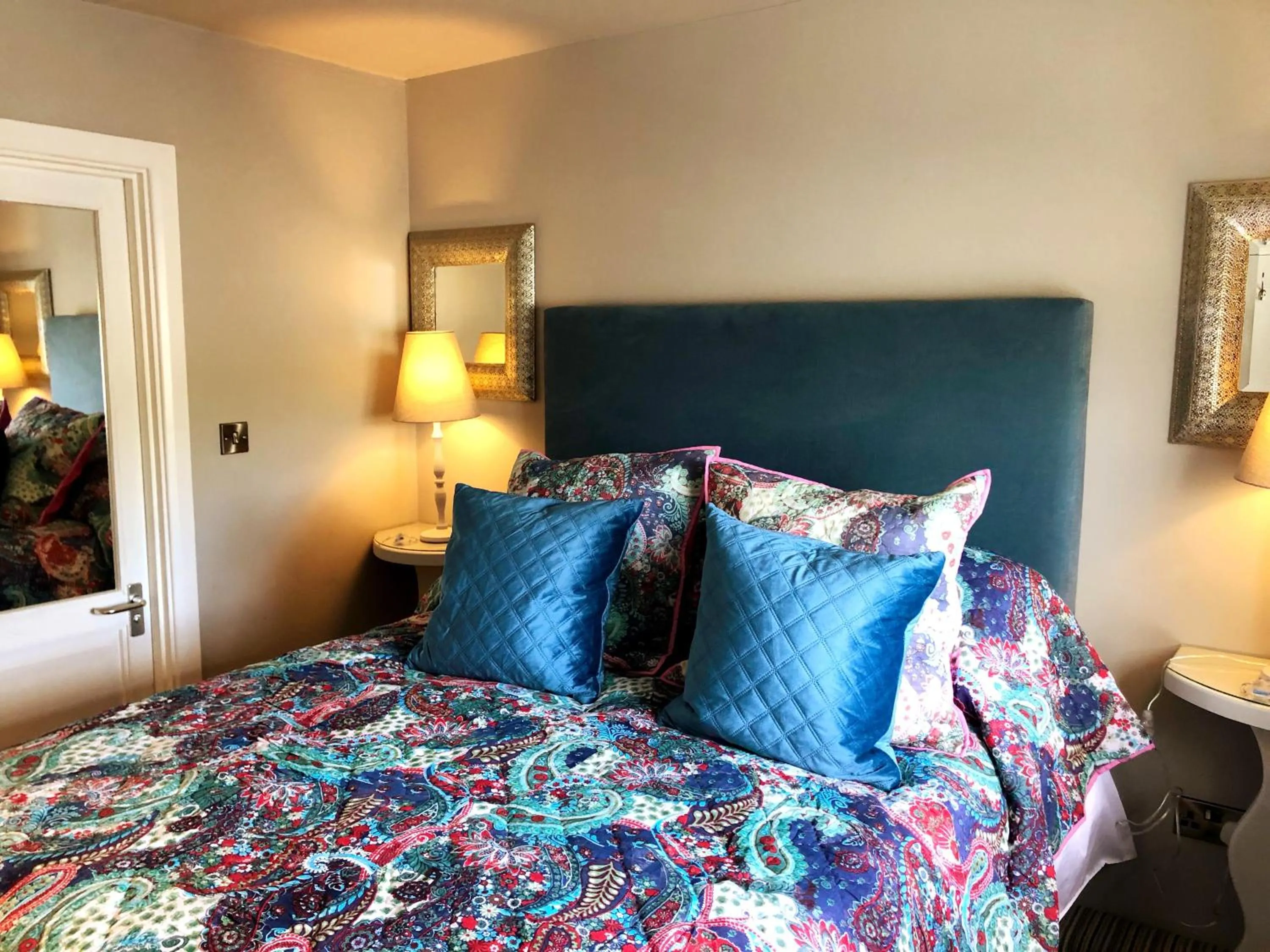 Shower in The Red Lion Hotel