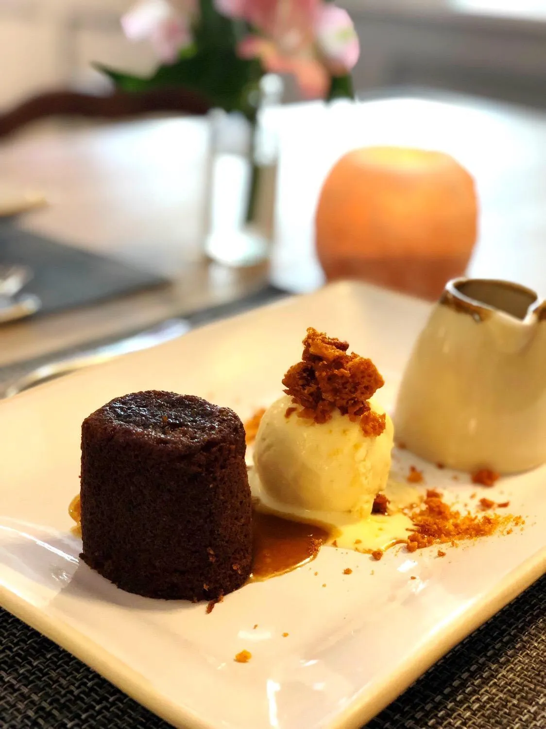 Food and drinks in The Red Lion Hotel