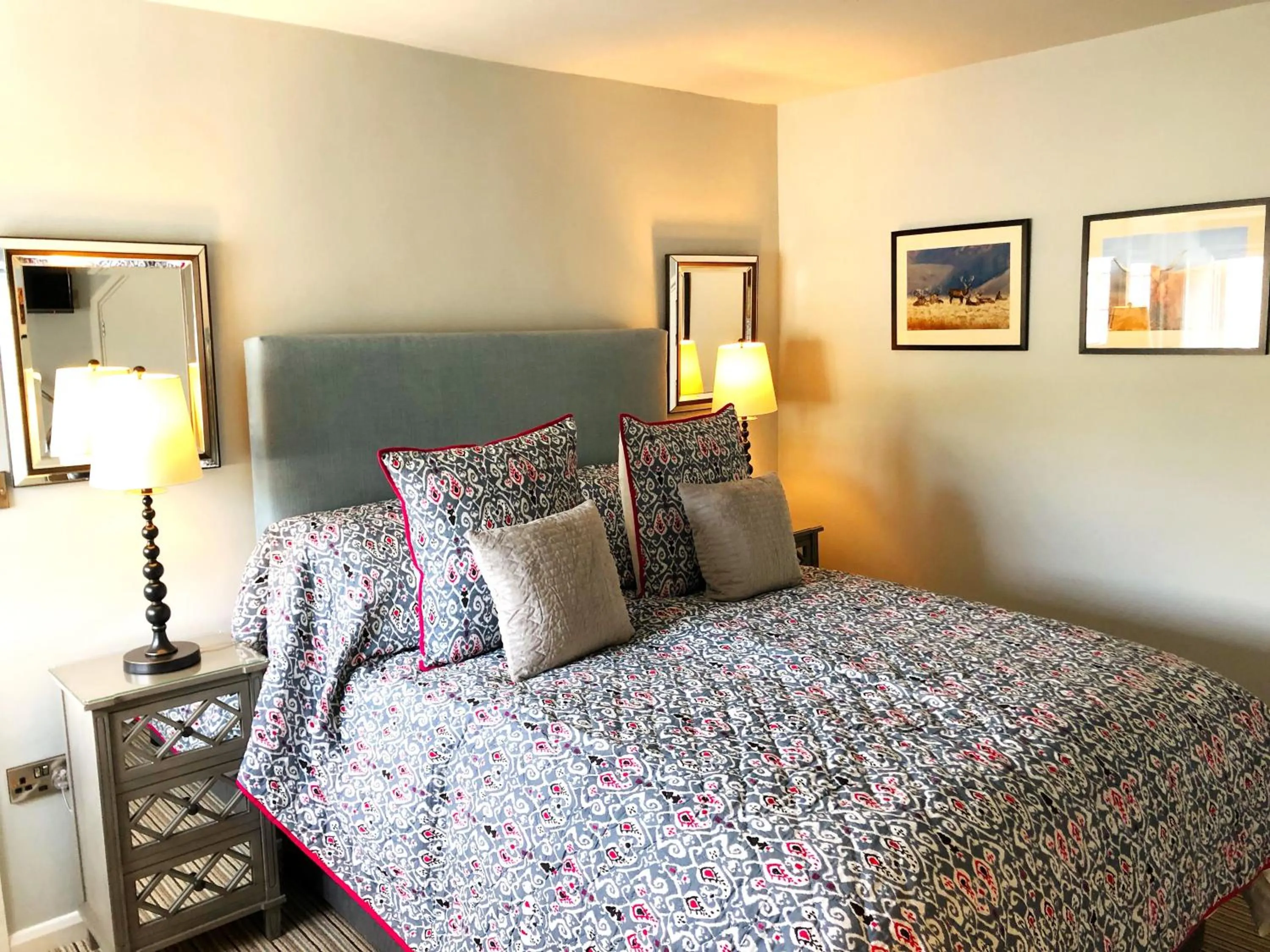 Bed in The Red Lion Hotel