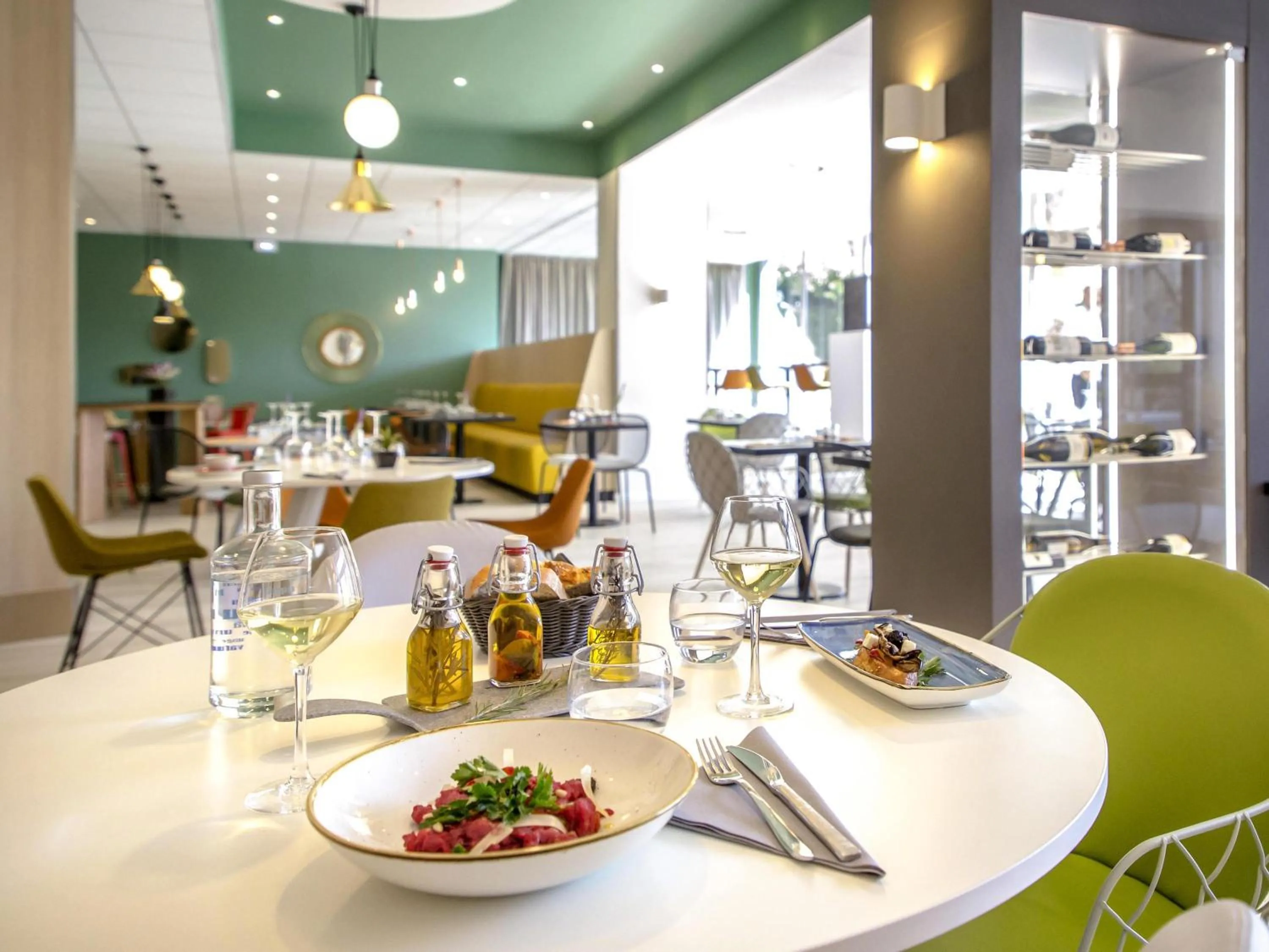 Restaurant/places to eat in Ibis Cavaillon Portes du Luberon