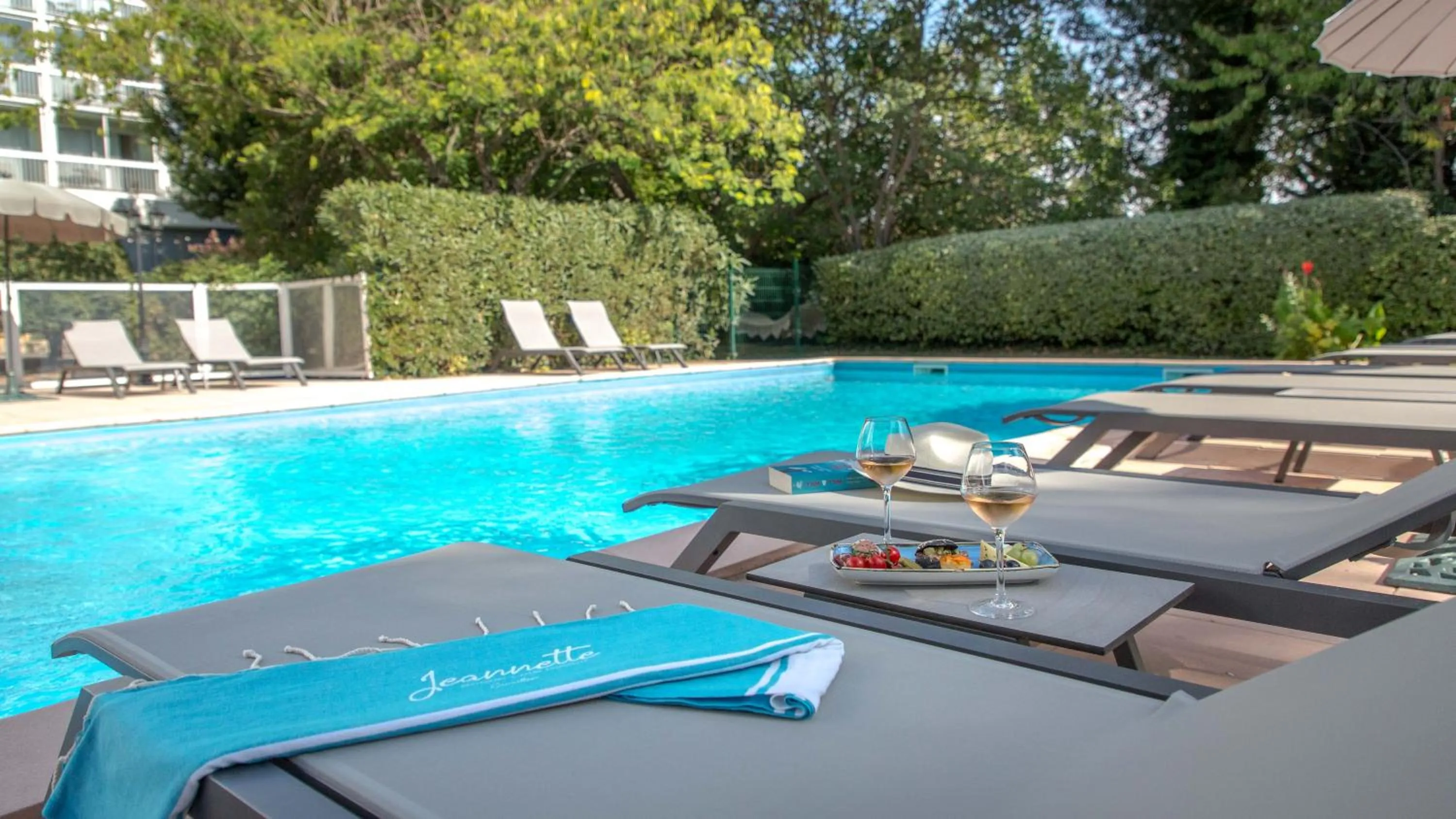 Swimming pool in Ibis Cavaillon Portes du Luberon