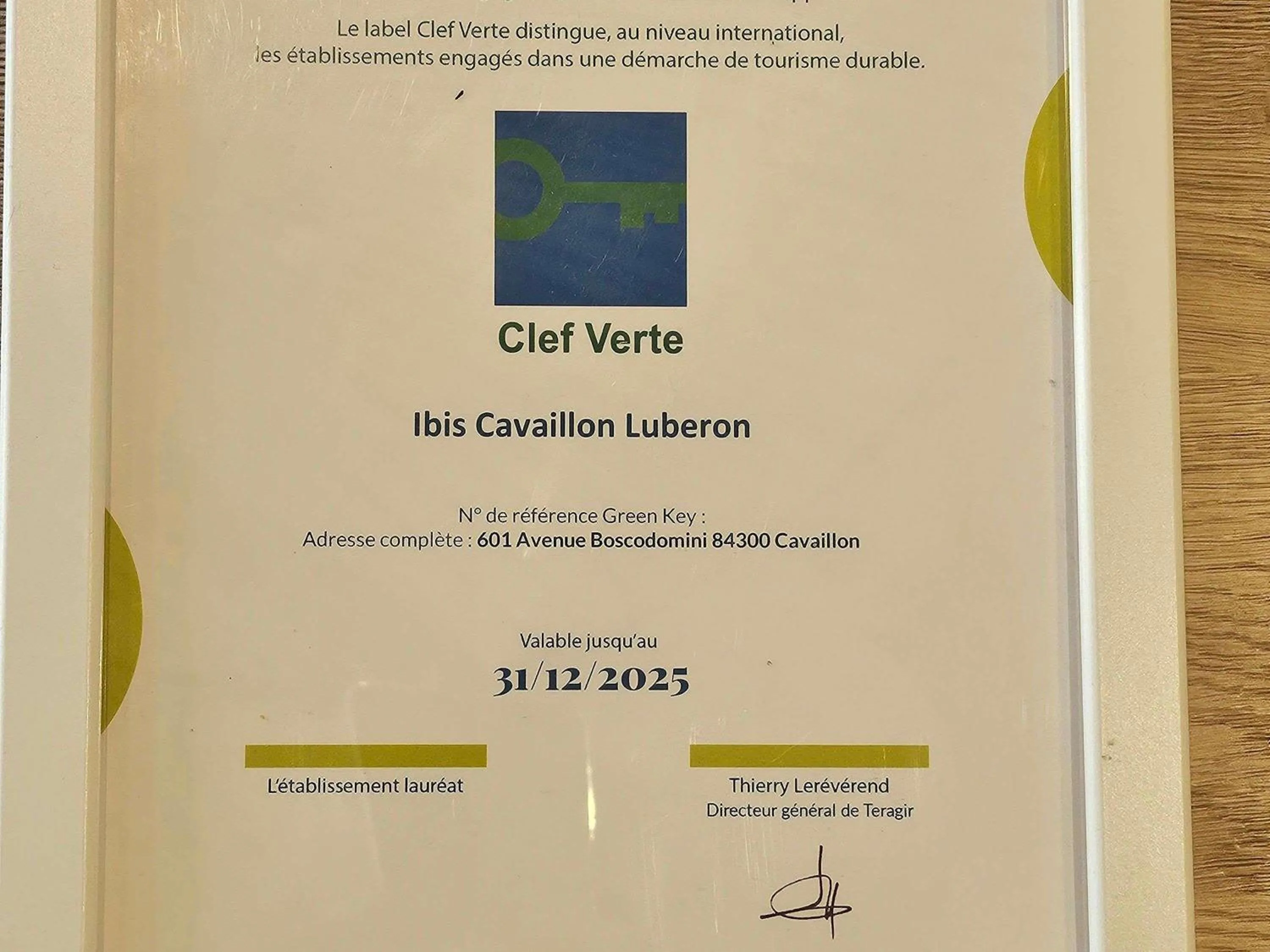 Property building in Ibis Cavaillon Portes du Luberon