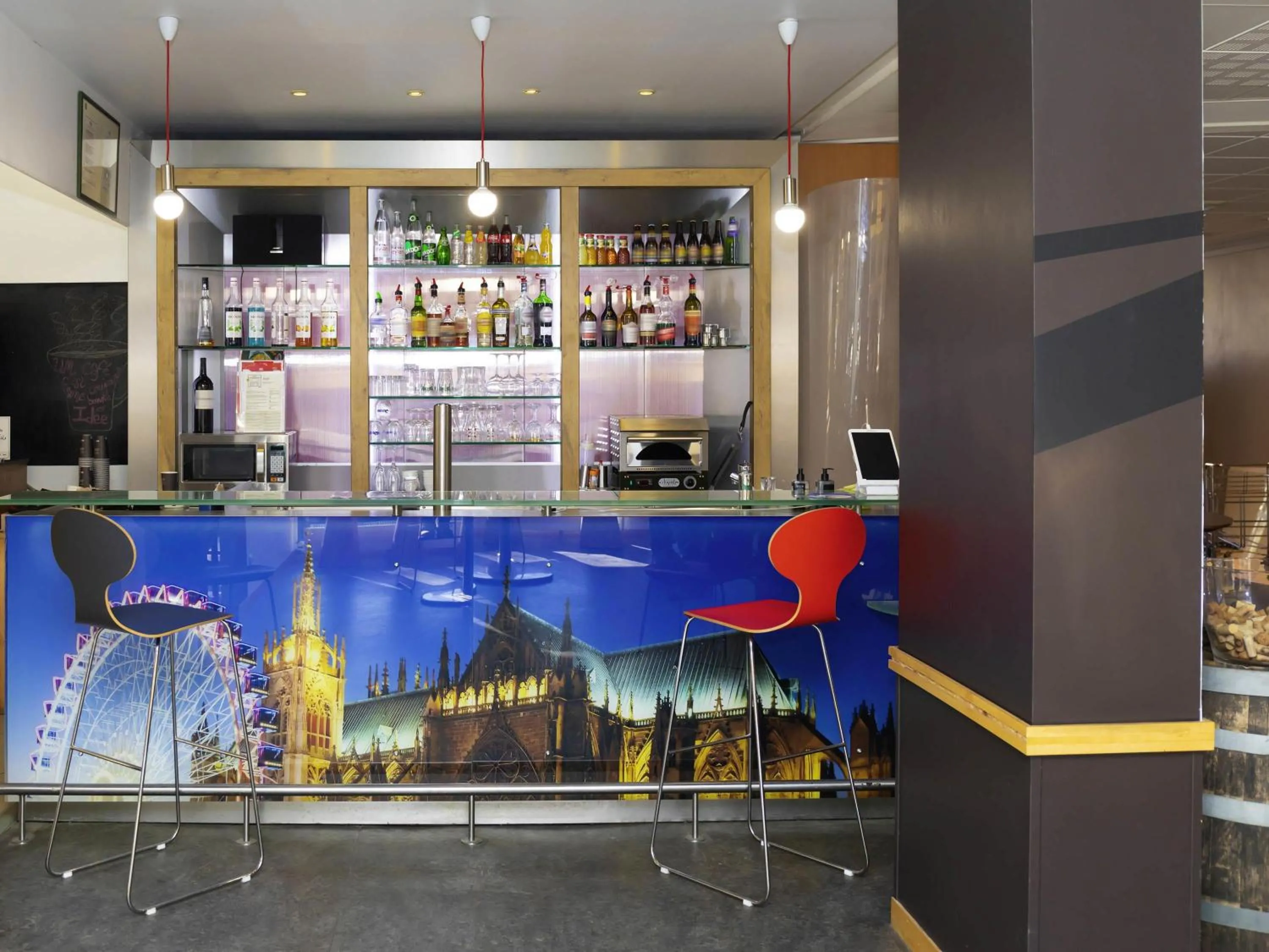 Lounge or bar in ibis Metz Centre Cathedrale