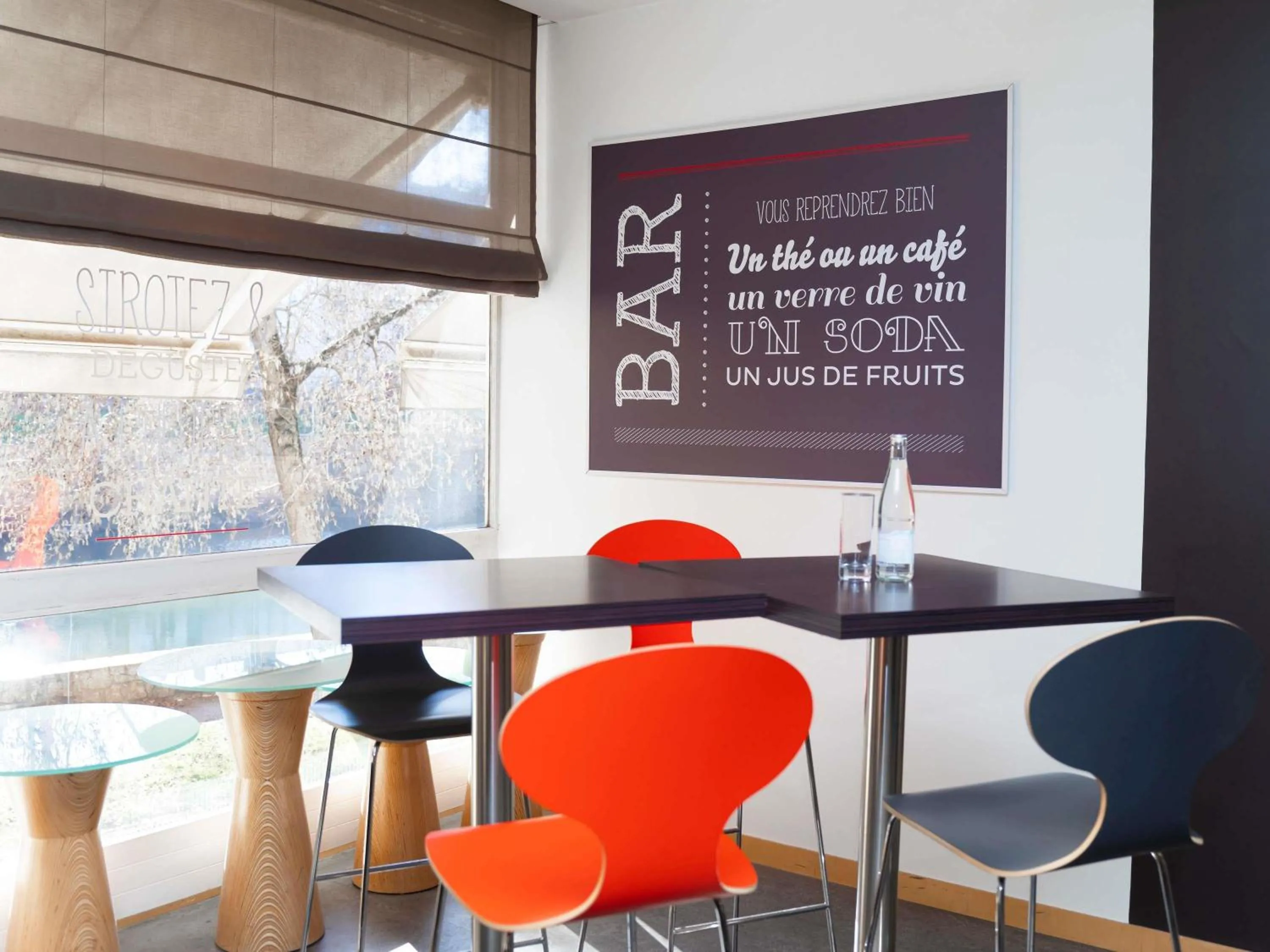 Lounge or bar in ibis Metz Centre Cathedrale