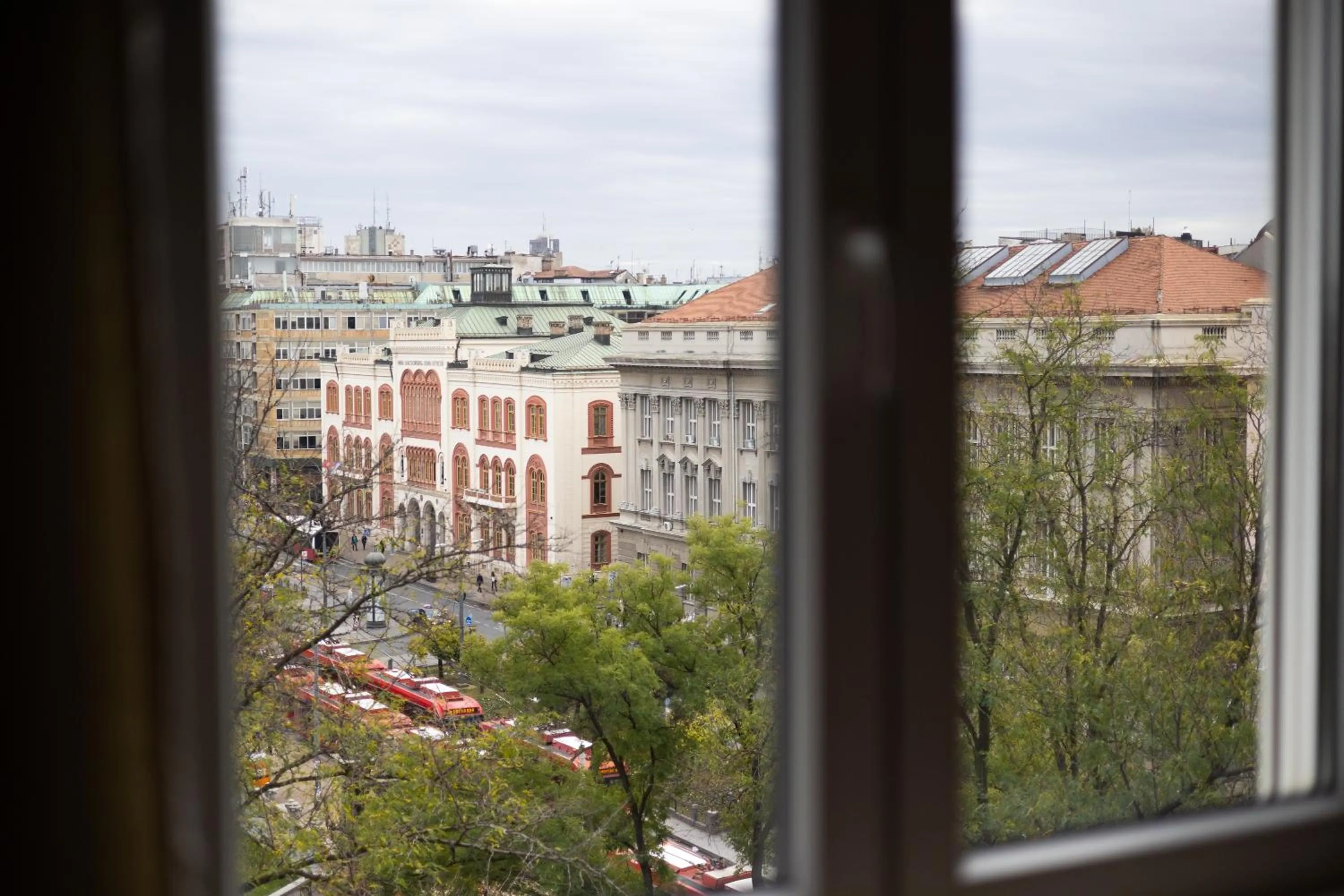 Neighbourhood in Central Park Apartments