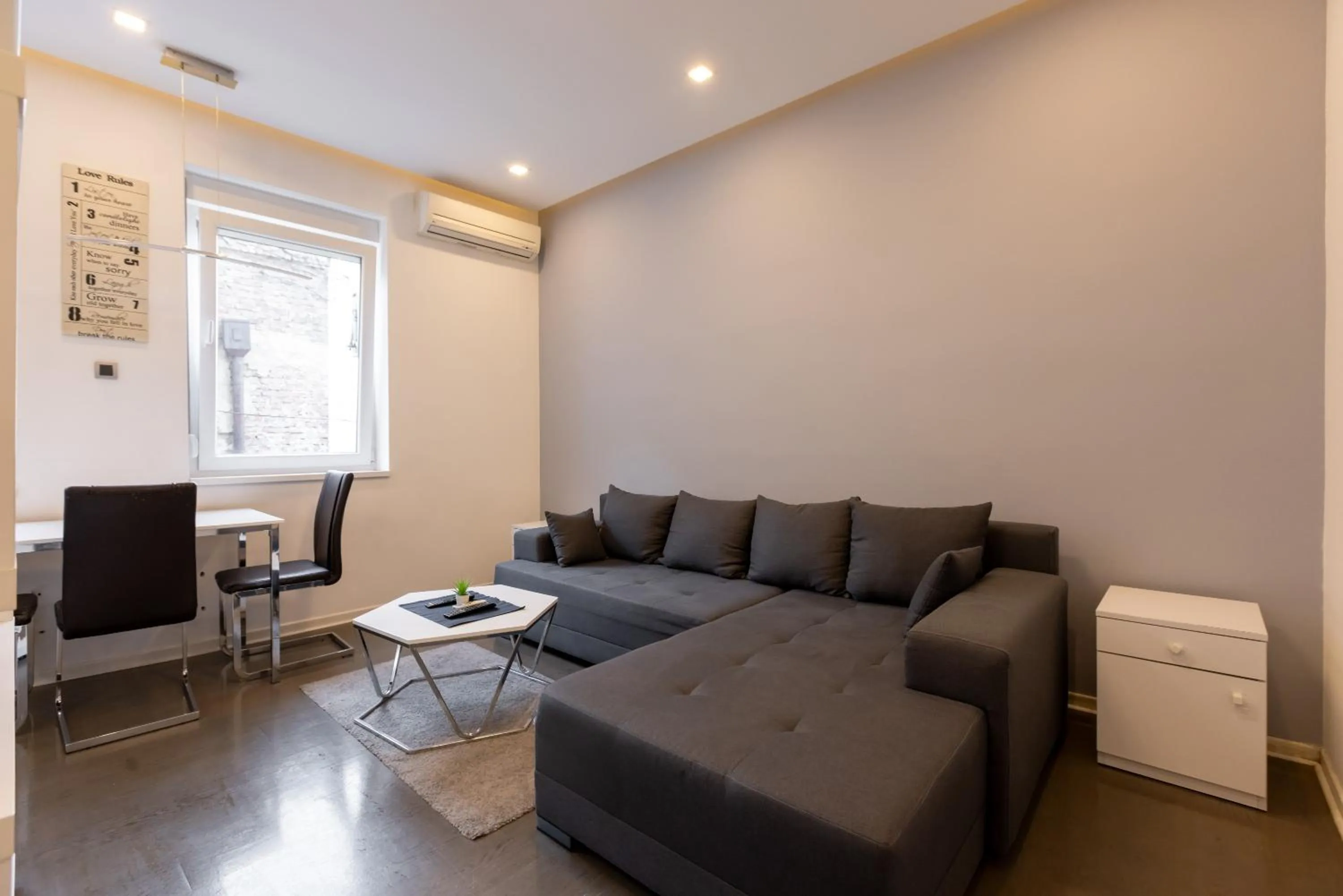 Living room in Central Park Apartments