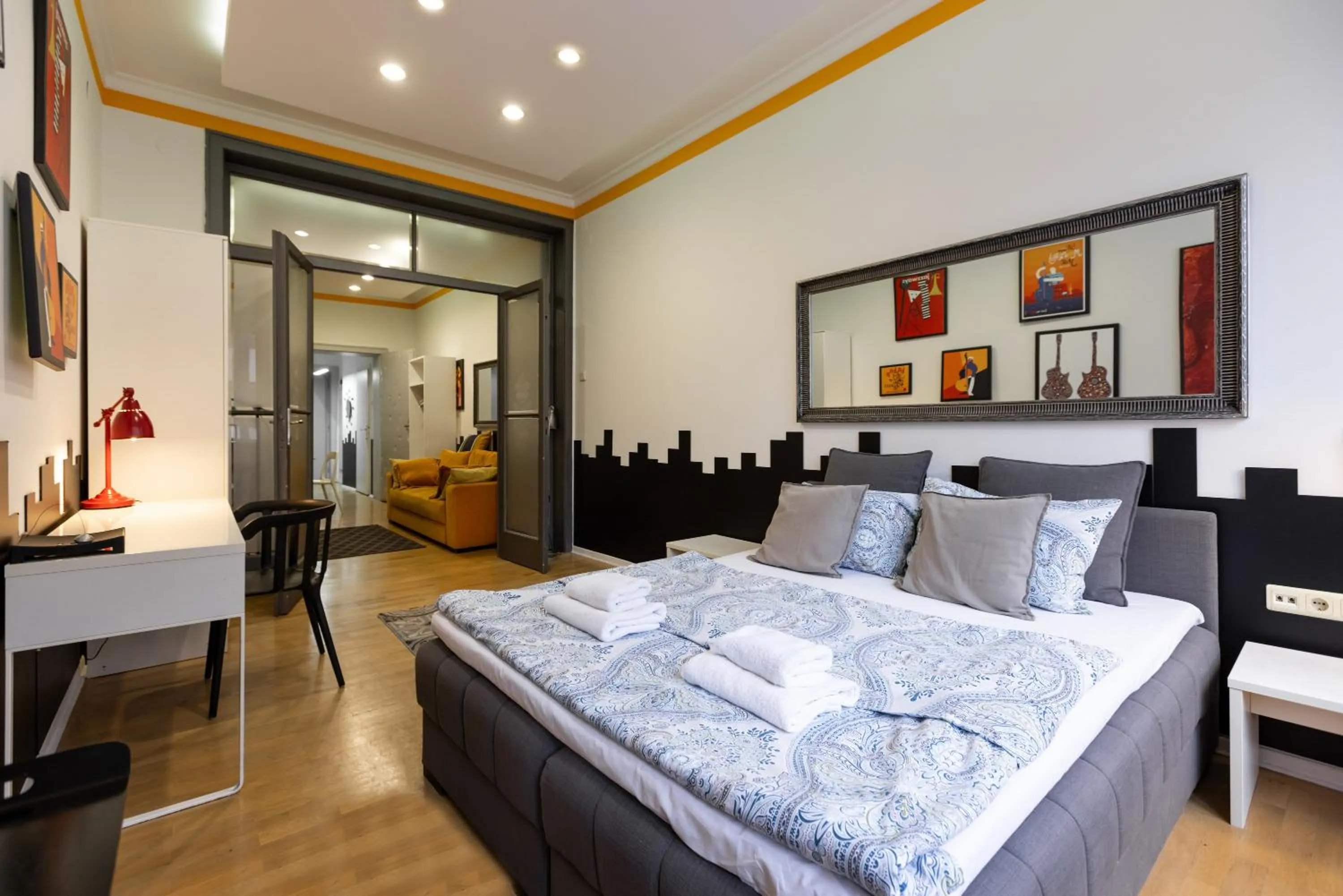 Bed in Central Park Apartments