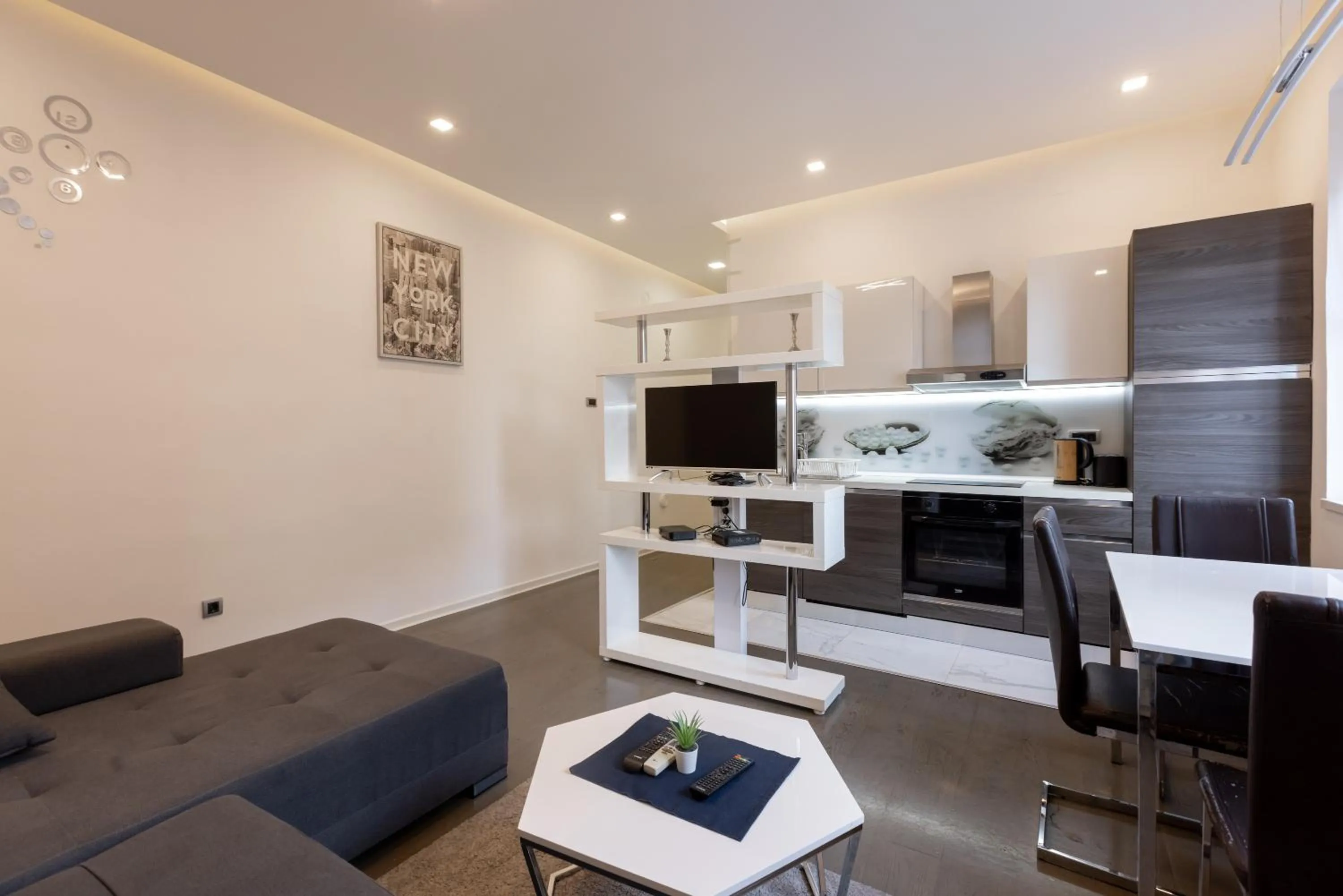 Living room in Central Park Apartments