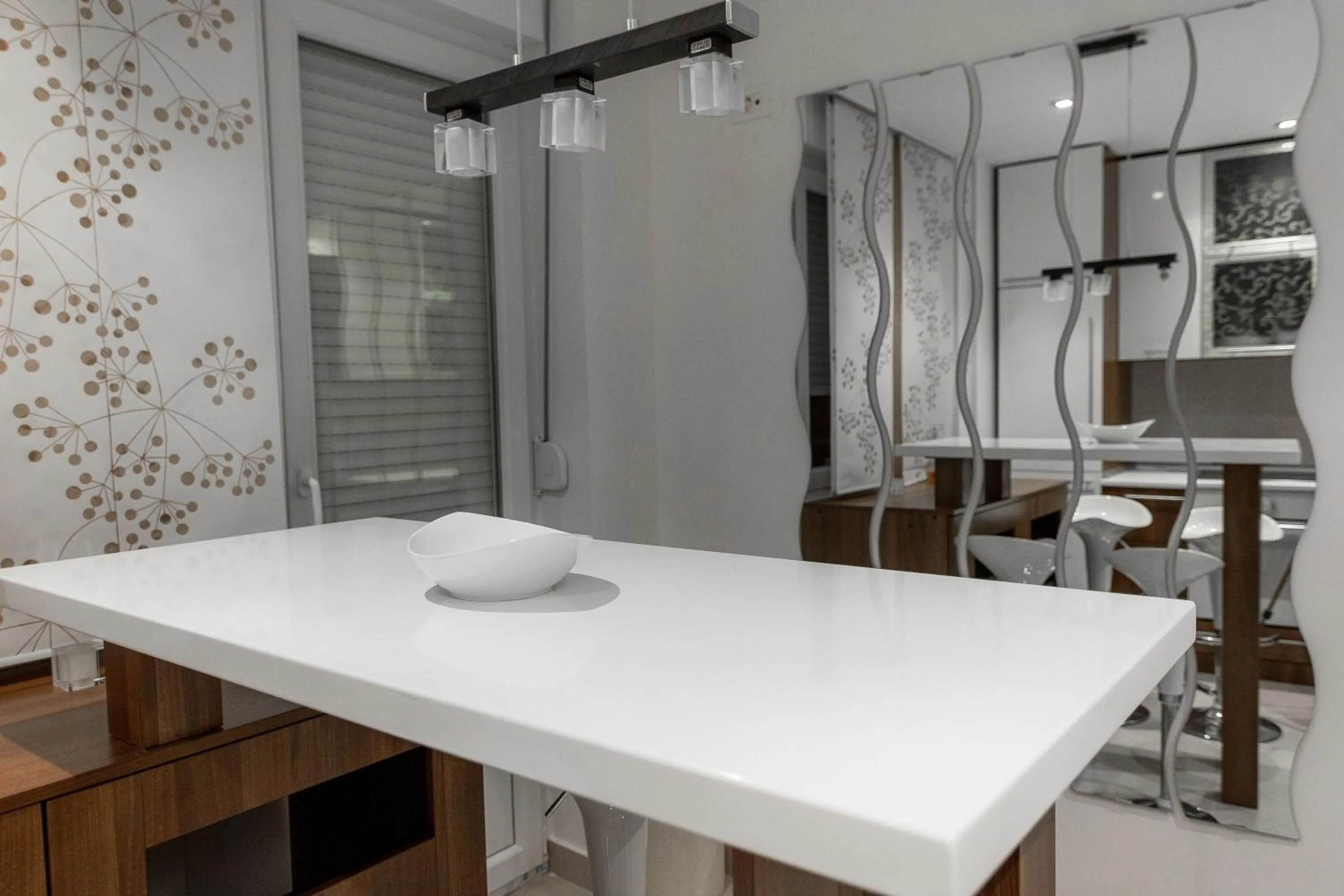 Kitchen or kitchenette in Central Park Apartments
