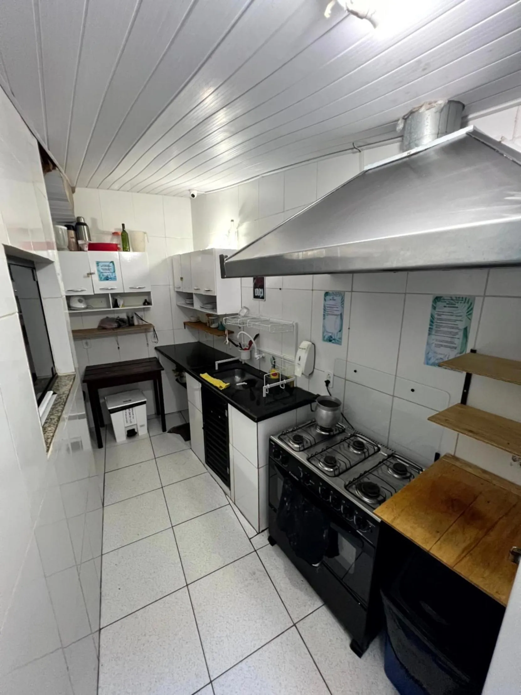 Communal kitchen in Chamos Hostel Cultural