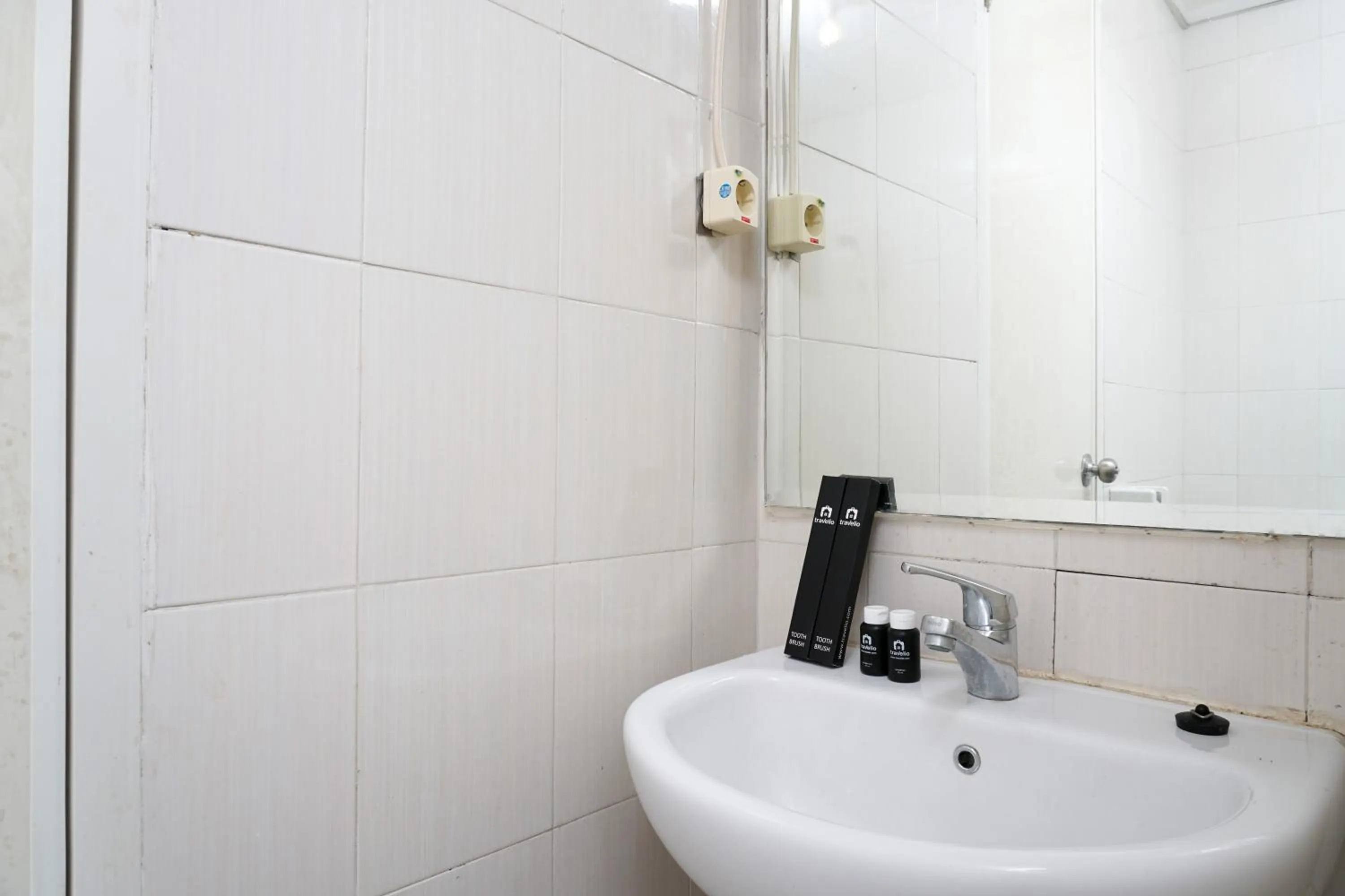 City View Studio Apartment at Signature Park Grande By Travelio