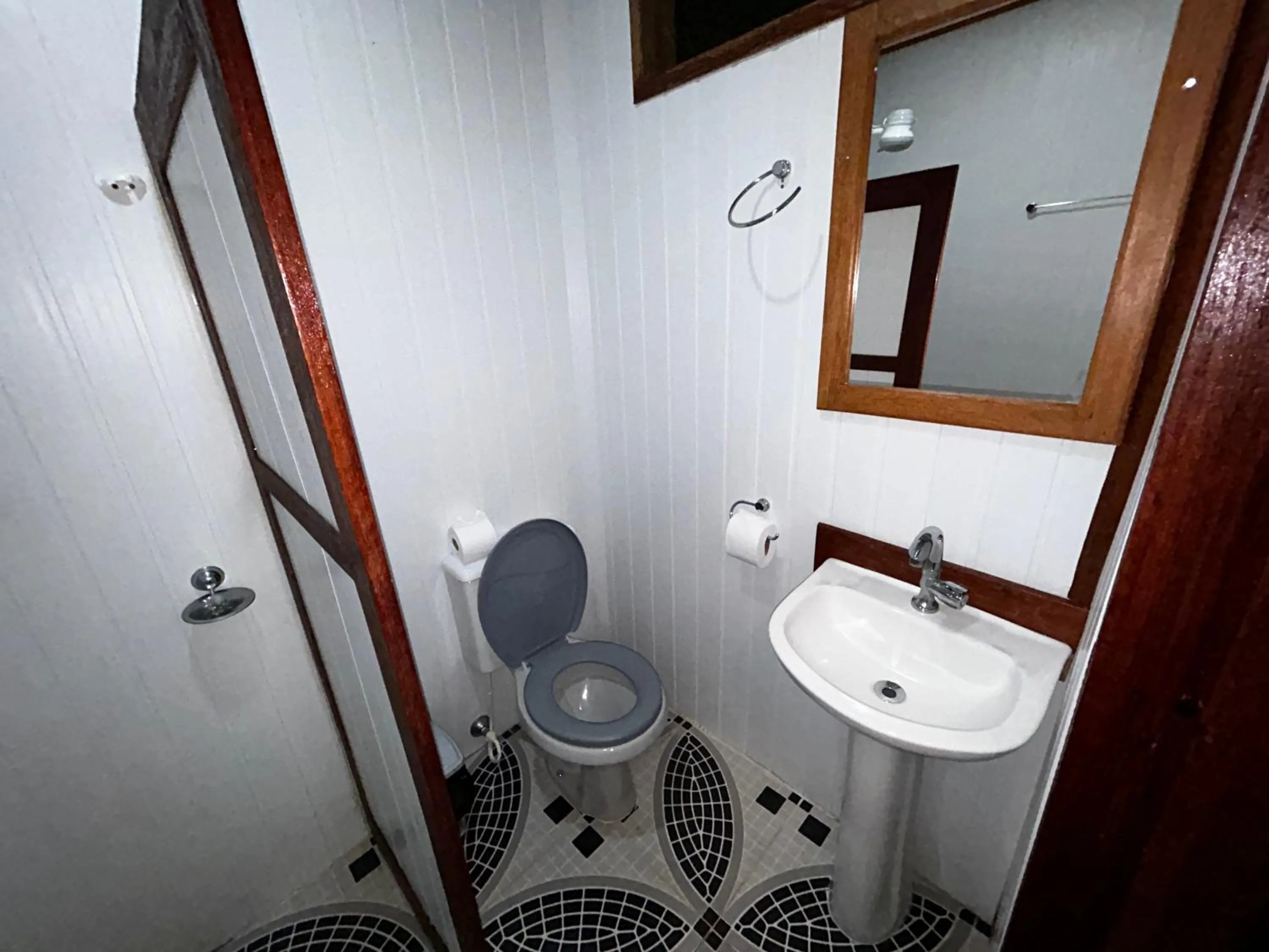 Shower in Vista do Lago Jungle Lodge