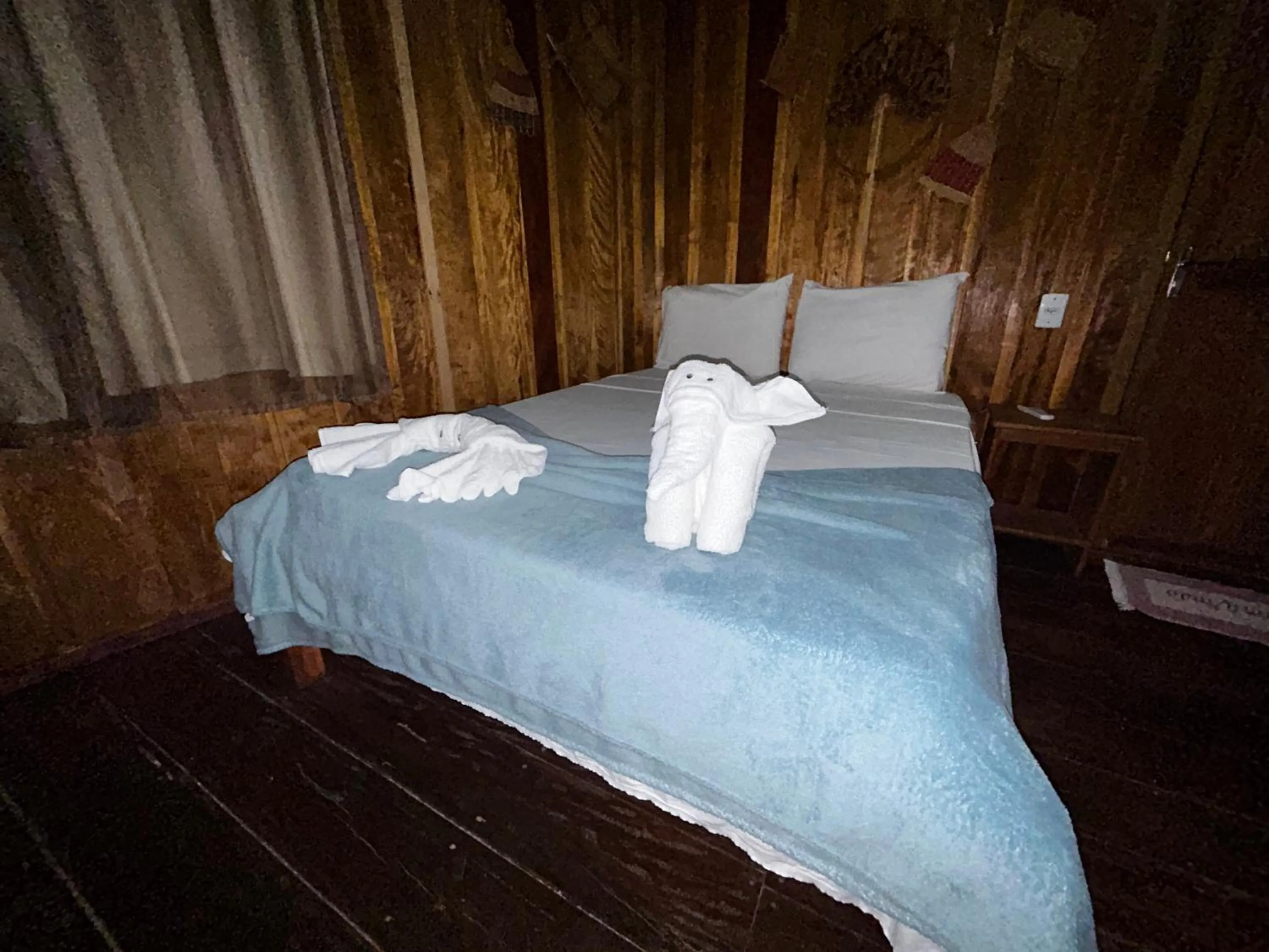 Bed in Vista do Lago Jungle Lodge