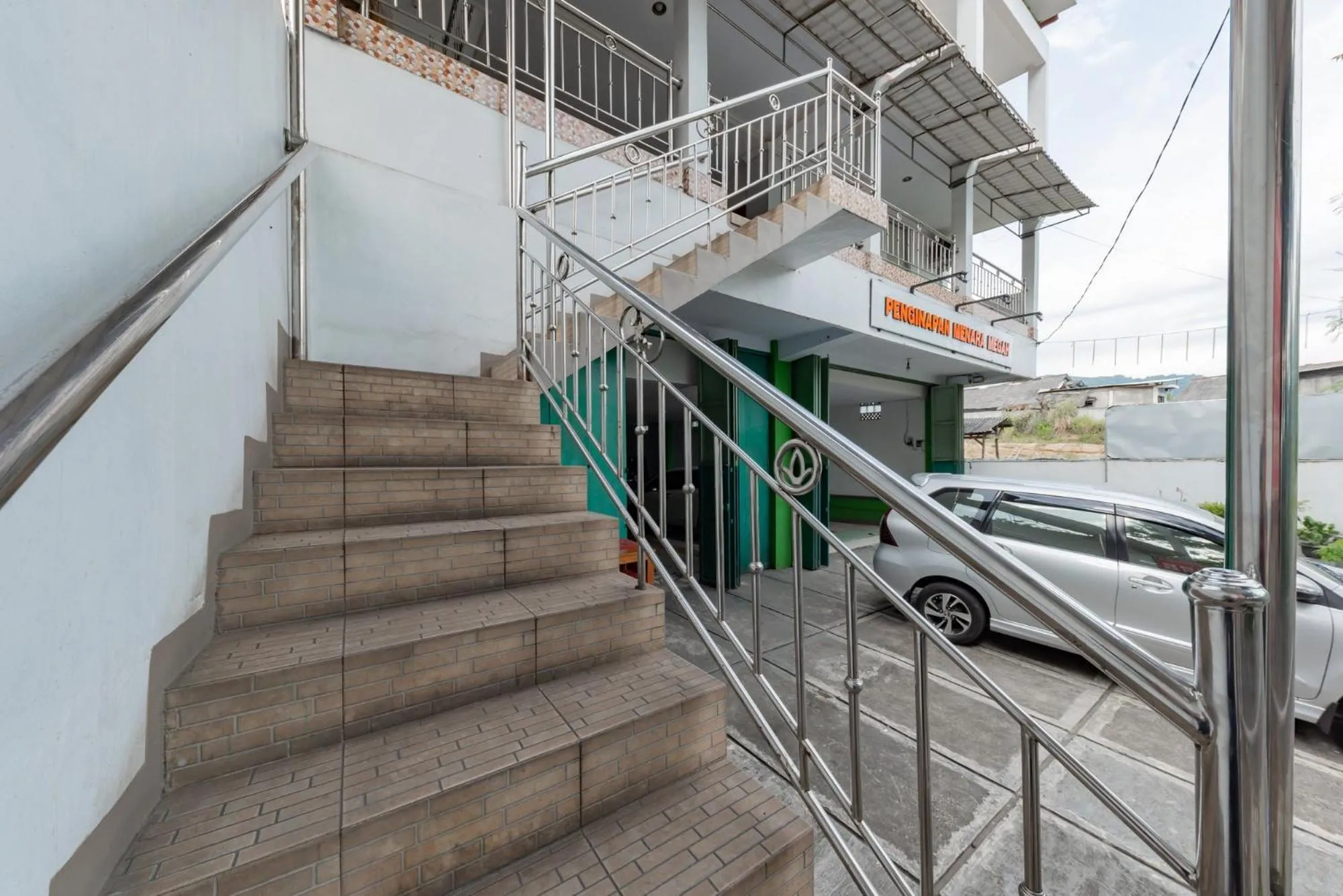 Parking in RedDoorz Syariah at Pantai Pelabuhan Ratu