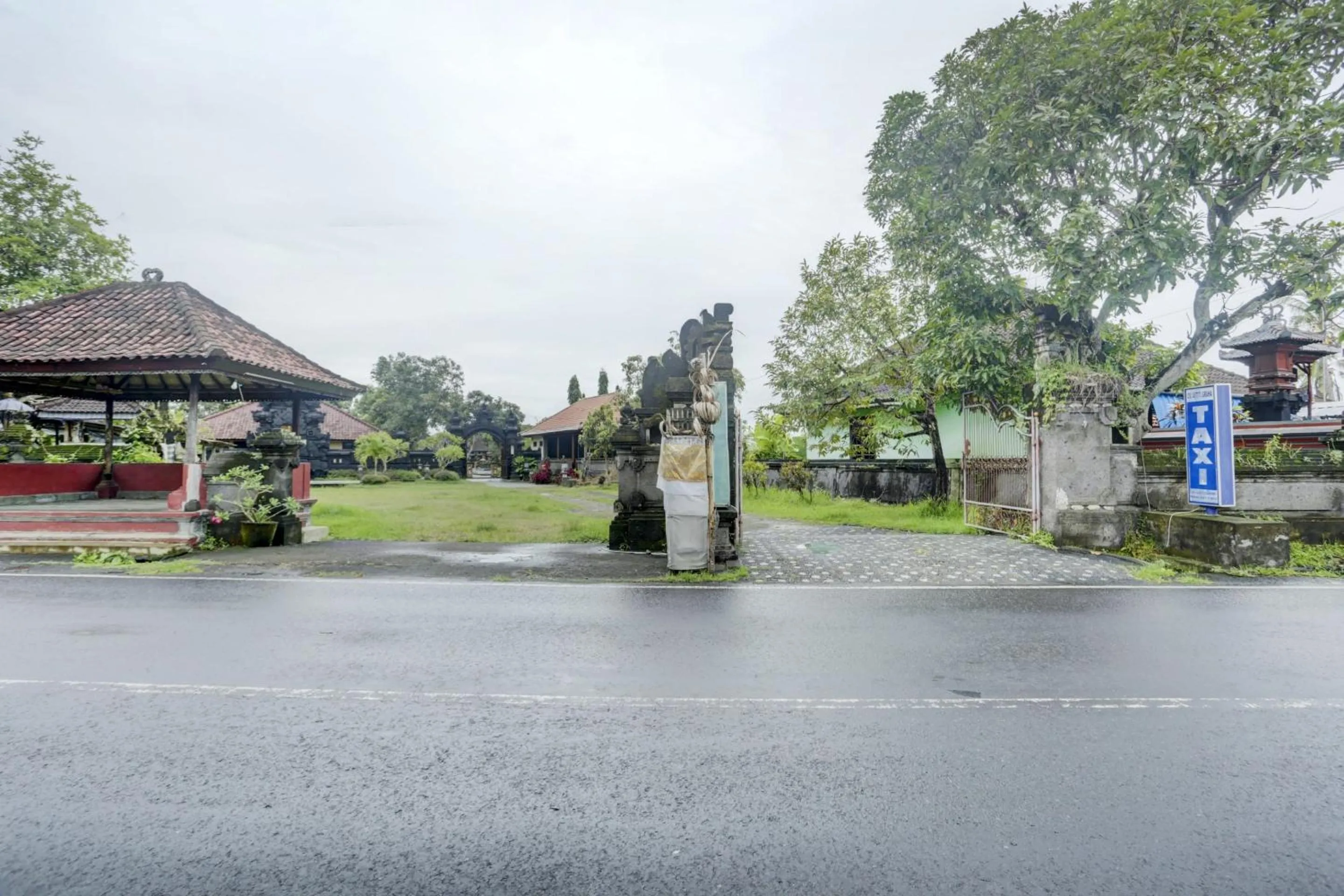 Facade/entrance in Hotel O Astiti Graha Tanah Lot