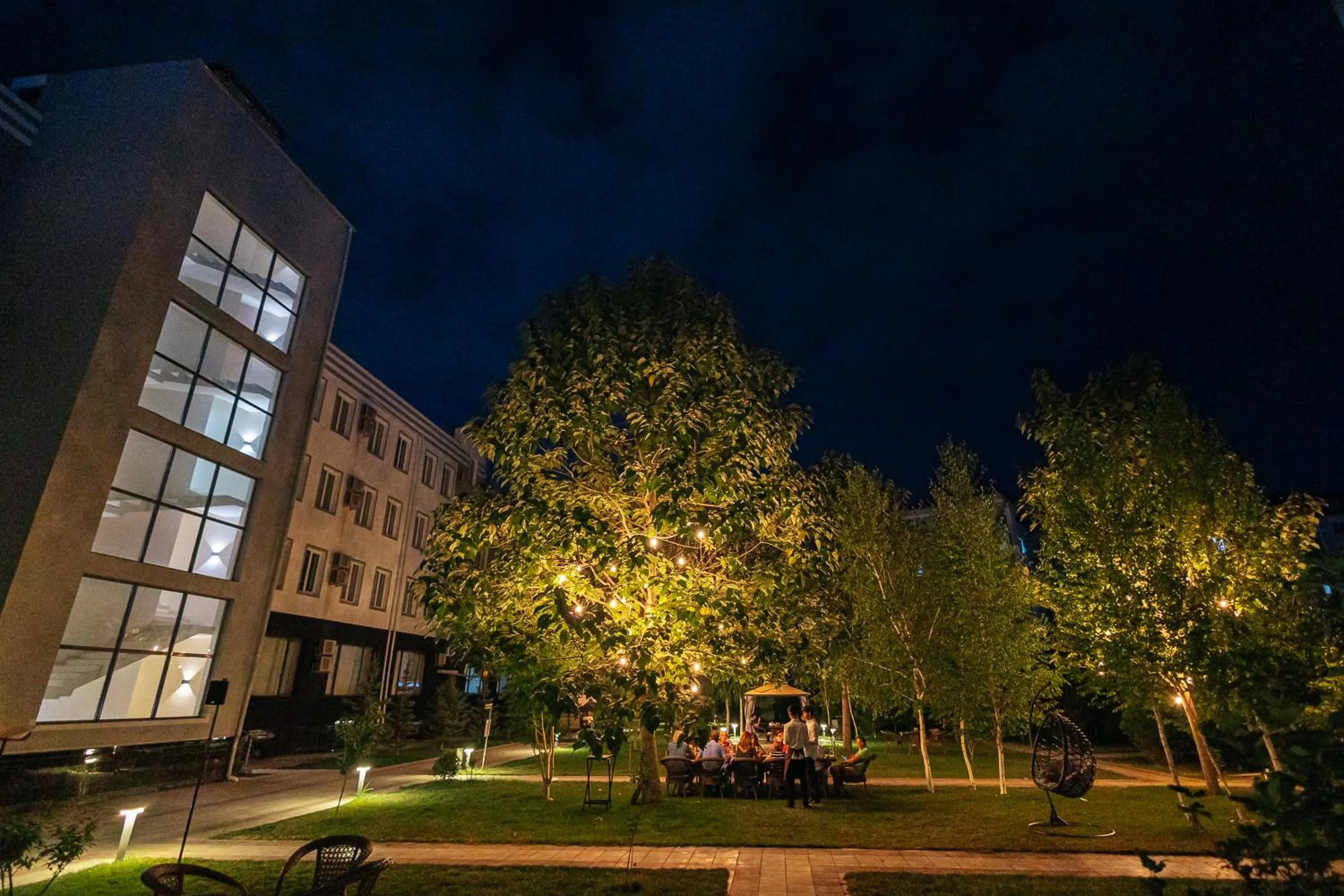 Restaurant/places to eat in Grand Fergana Hotel