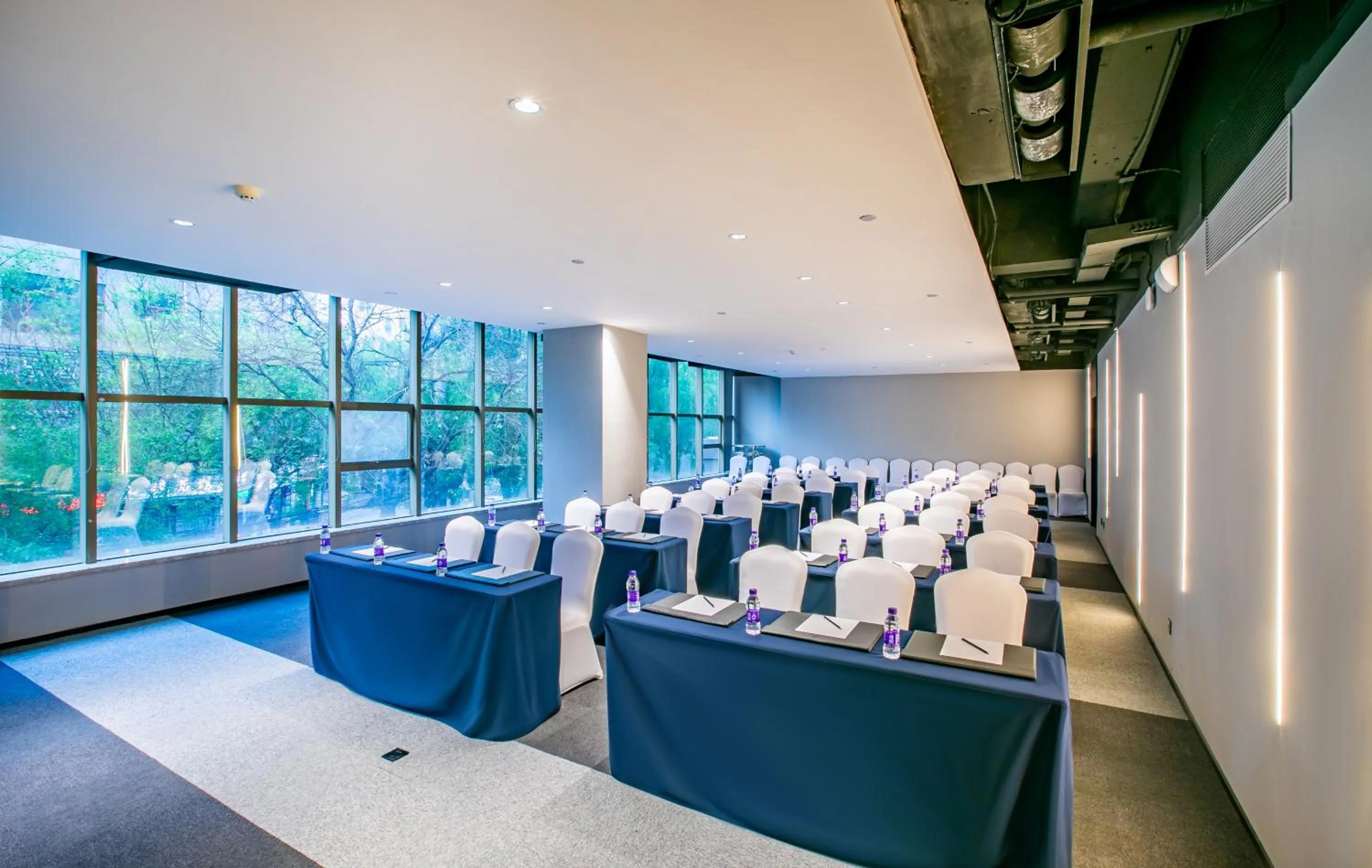 Meeting/conference room in Jinmao Hotel Xi'an Downtown ( Bell & Drum Tower)