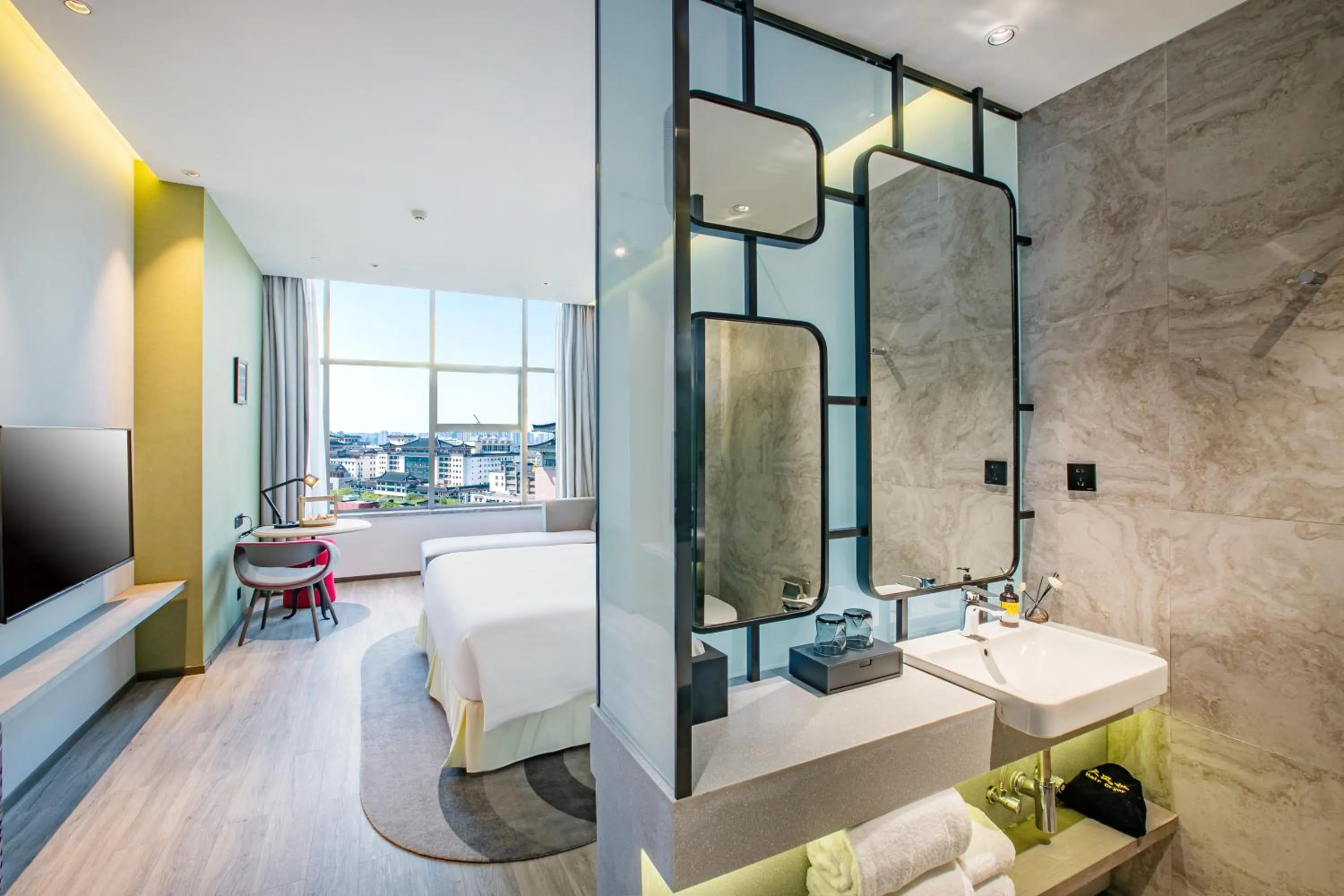 Bathroom in Jinmao Hotel Xi'an Downtown ( Bell & Drum Tower)