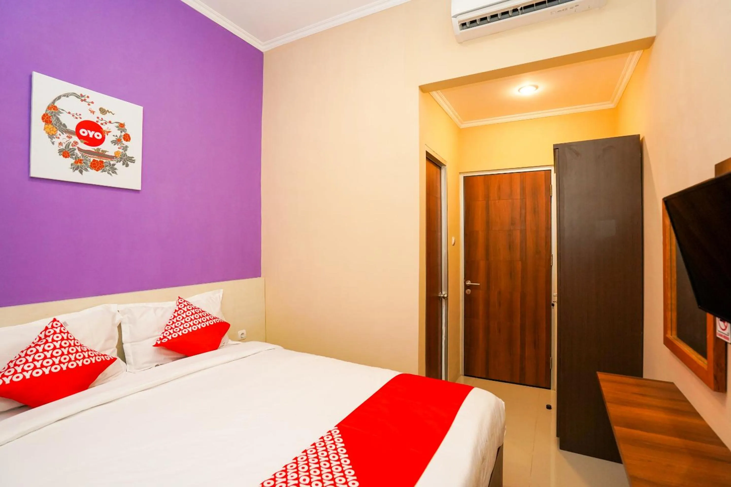 Bedroom, Bed in Hotel O Surabaya near Surabaya Town Square formerly Kupang Gunung Residence