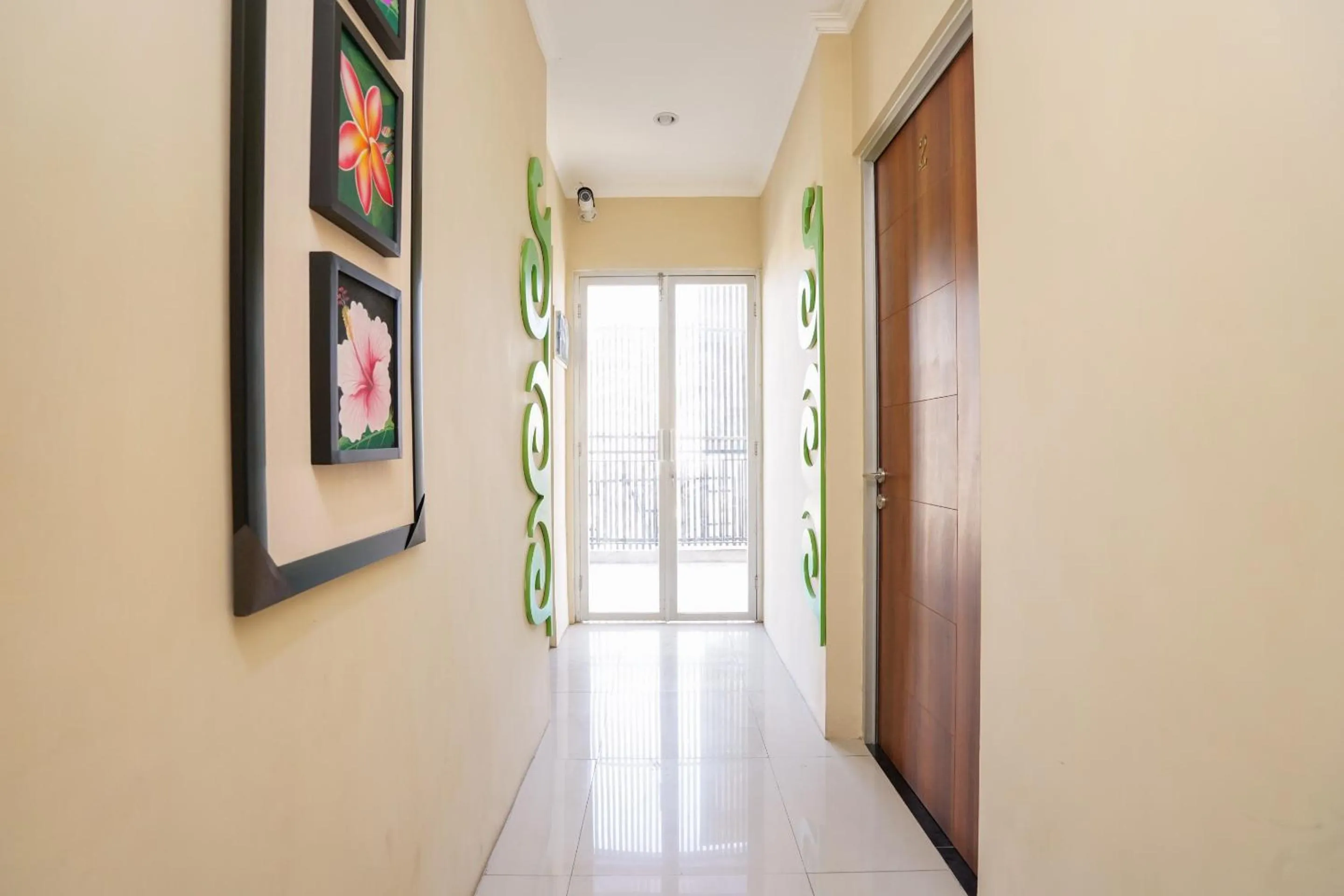 Lobby or reception in Hotel O Surabaya near Surabaya Town Square formerly Kupang Gunung Residence