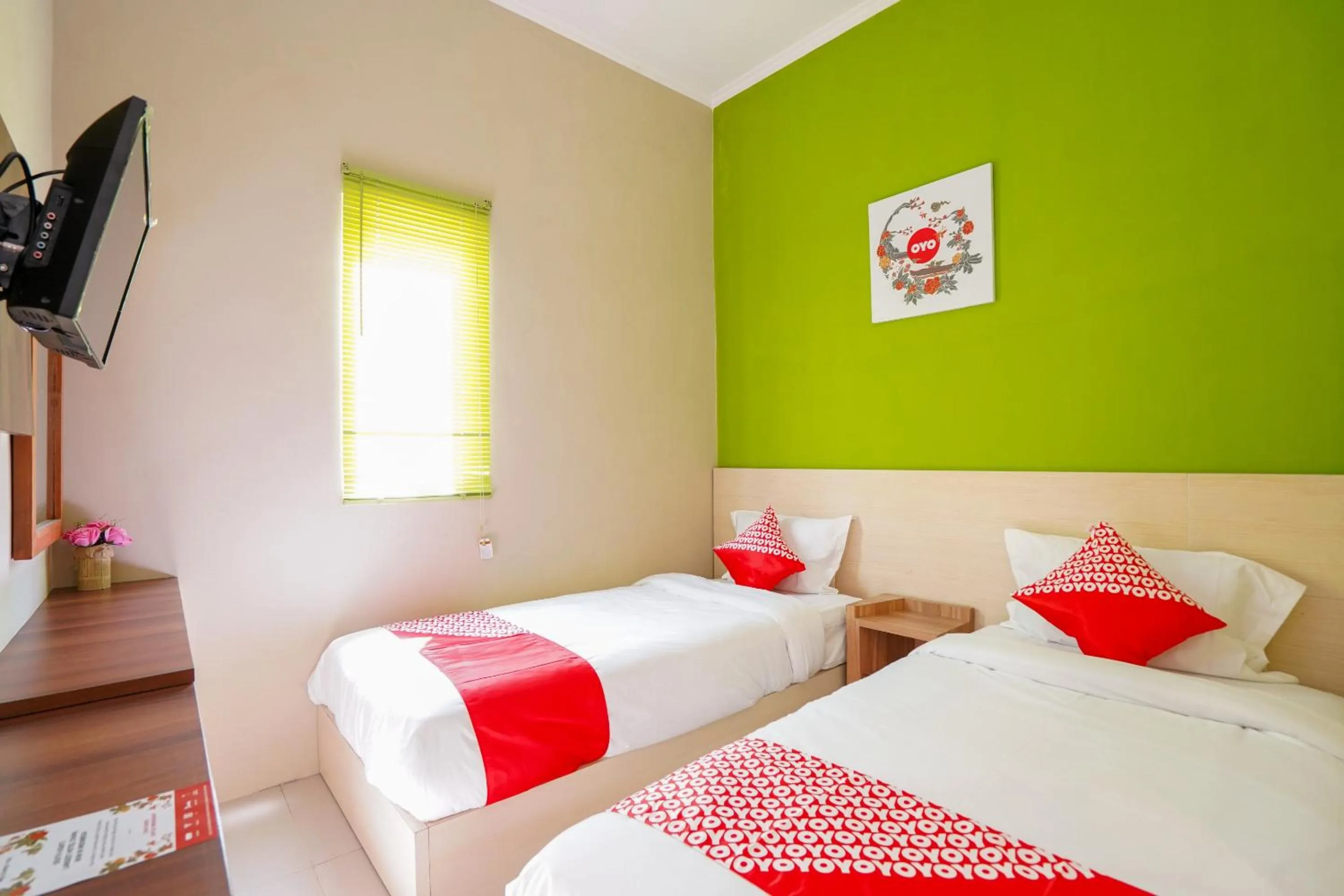 Bedroom, Bed in Hotel O Surabaya near Surabaya Town Square formerly Kupang Gunung Residence