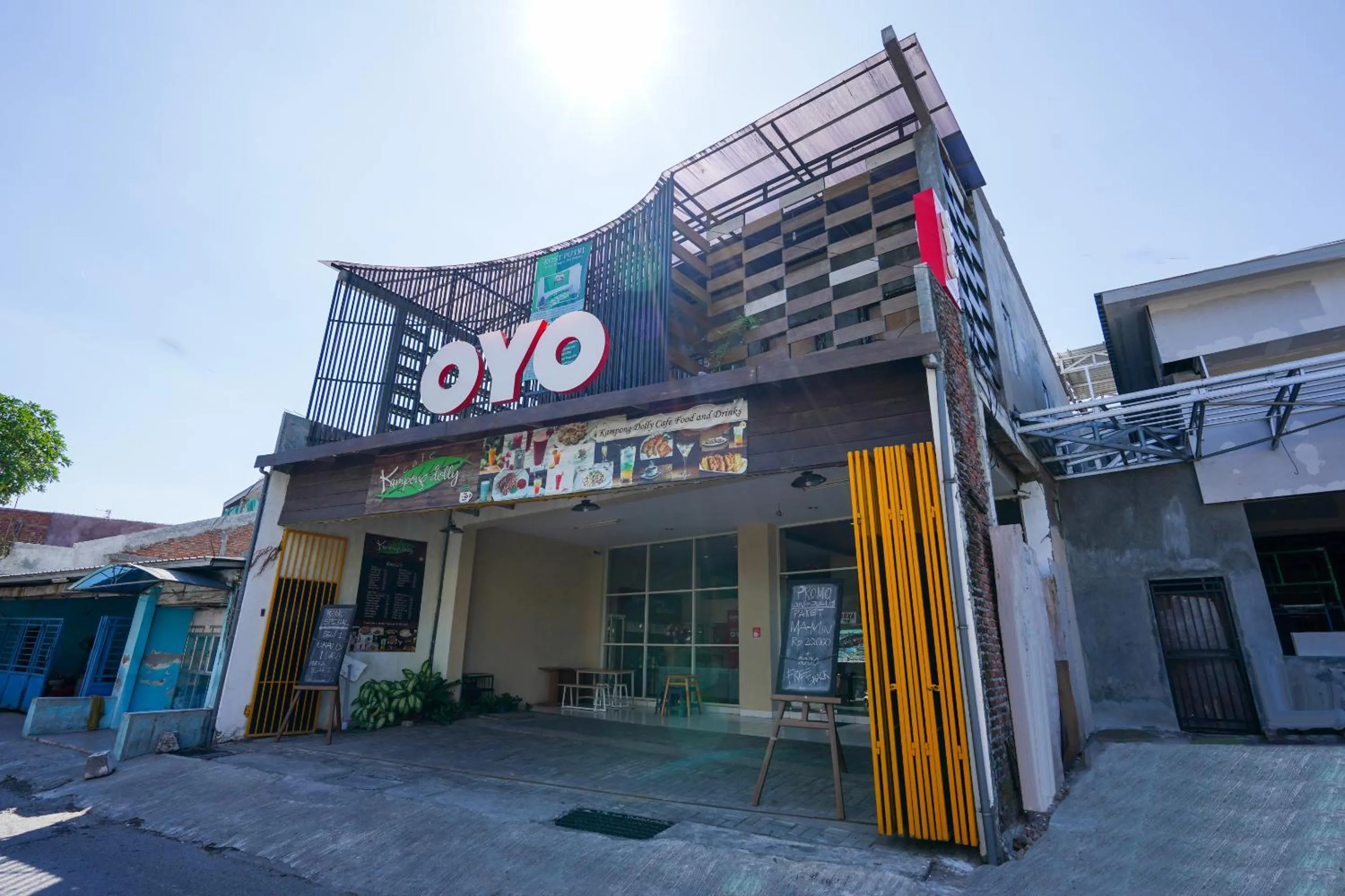 Property building in Hotel O Surabaya near Surabaya Town Square formerly Kupang Gunung Residence