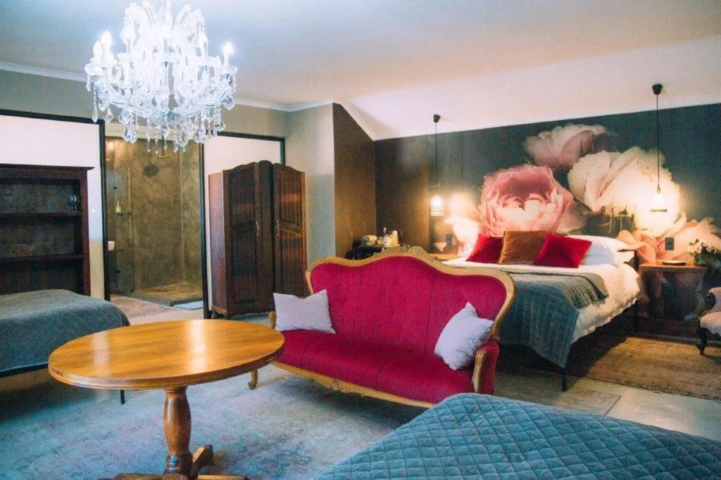 Dining area, Bed in The Bohemian Guesthouse