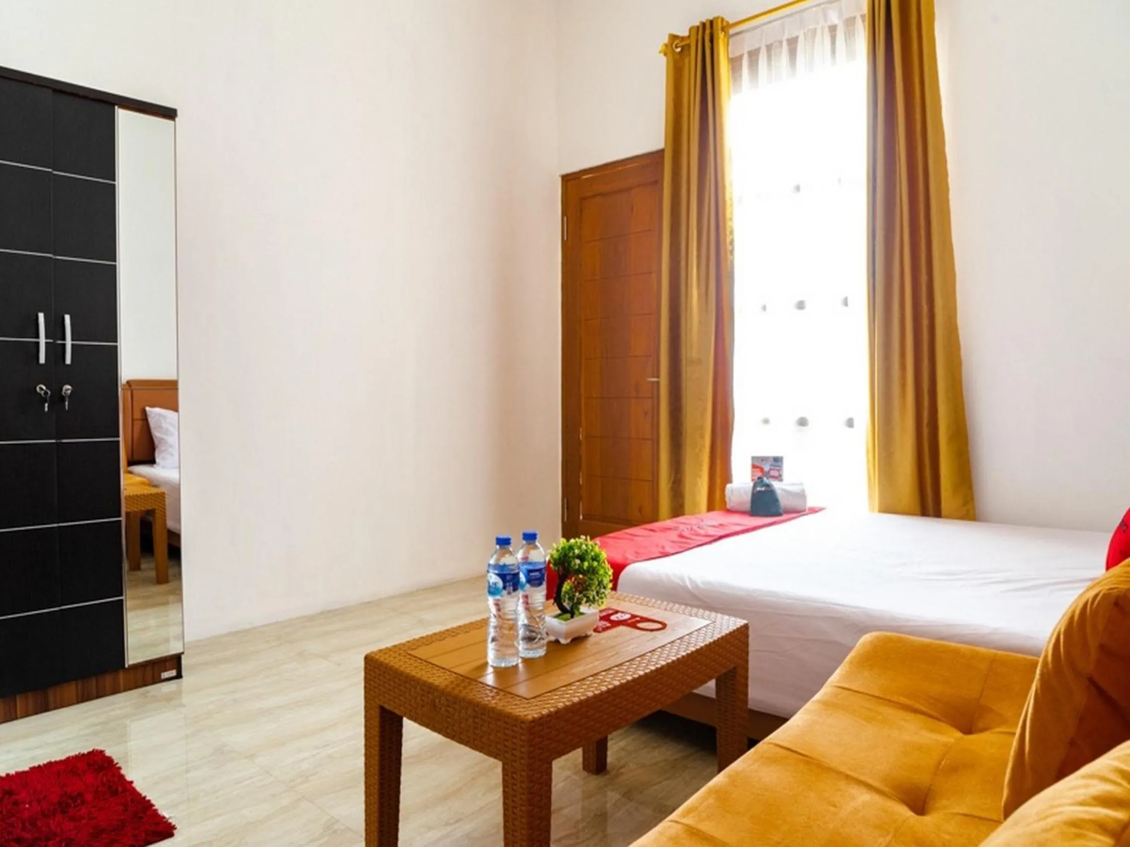 Bedroom, Bed in RedDoorz near Cipinang Indah Mall