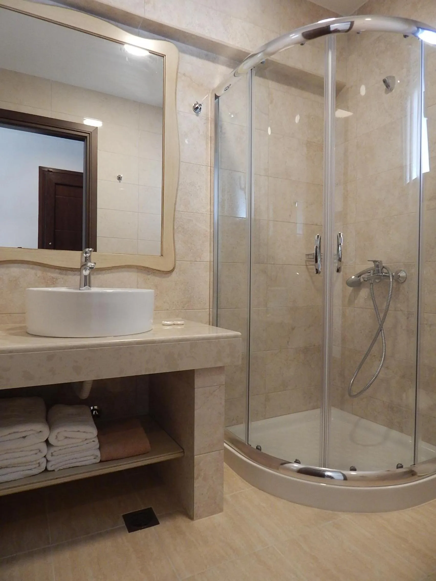 Bathroom in Hotel Pilalidis