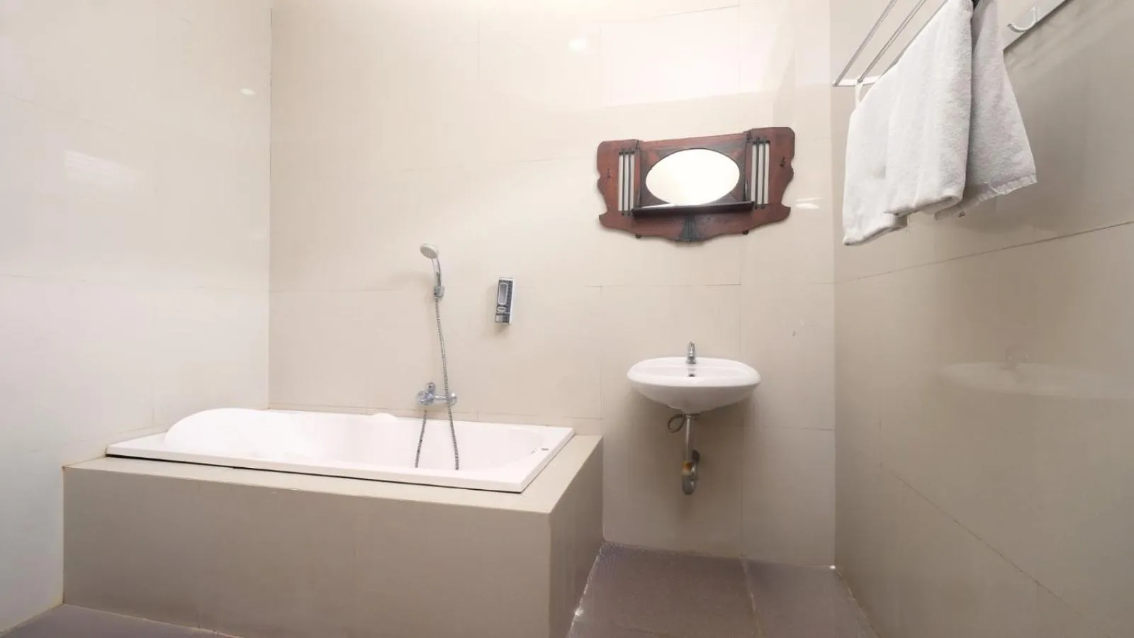 Shower in The Mangkoro Hotel by Sinergi