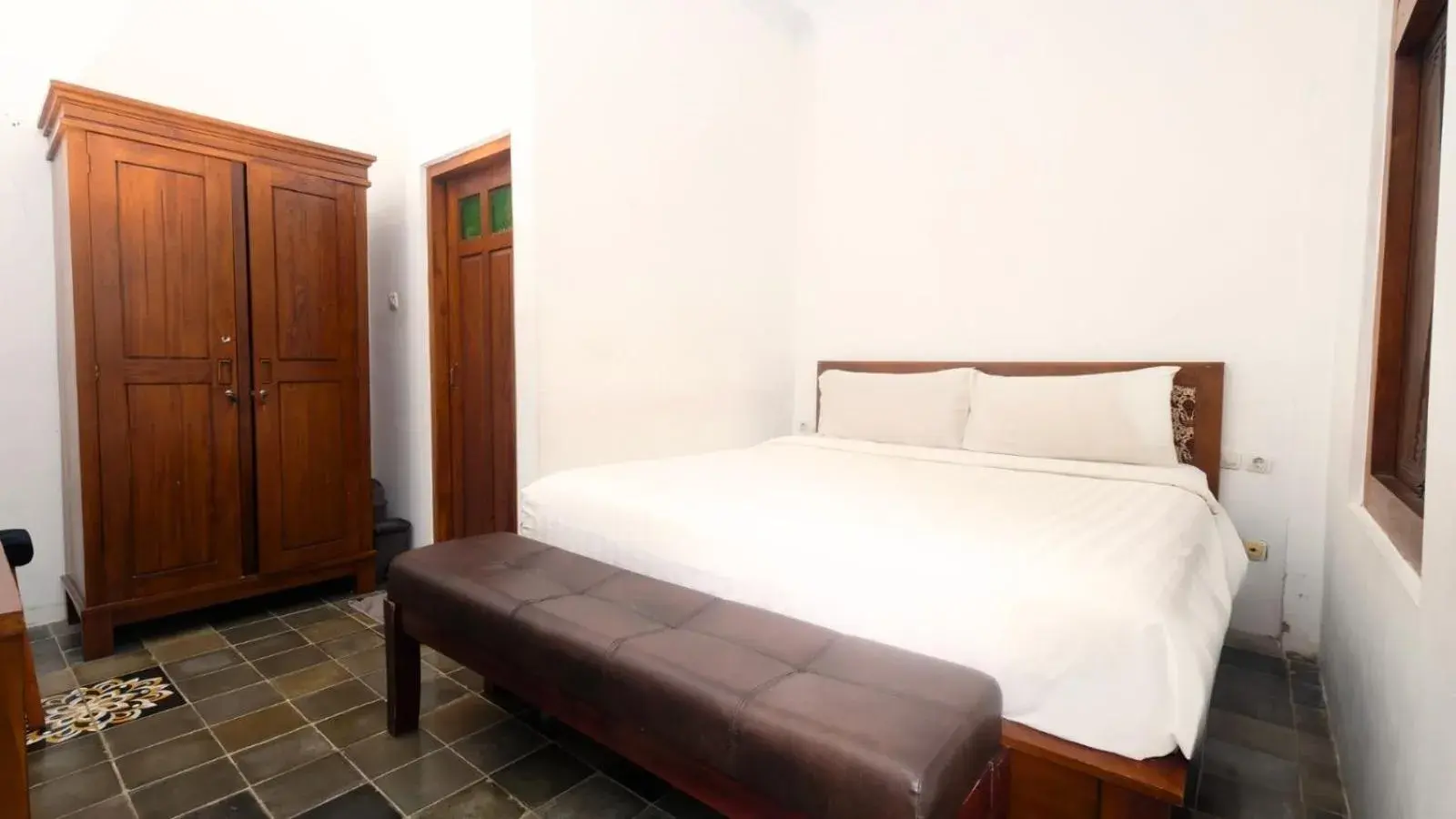 Superior Double Room in The Mangkoro Hotel by Sinergi Superior Double Room in The Mangkoro Hotel by Sinergi