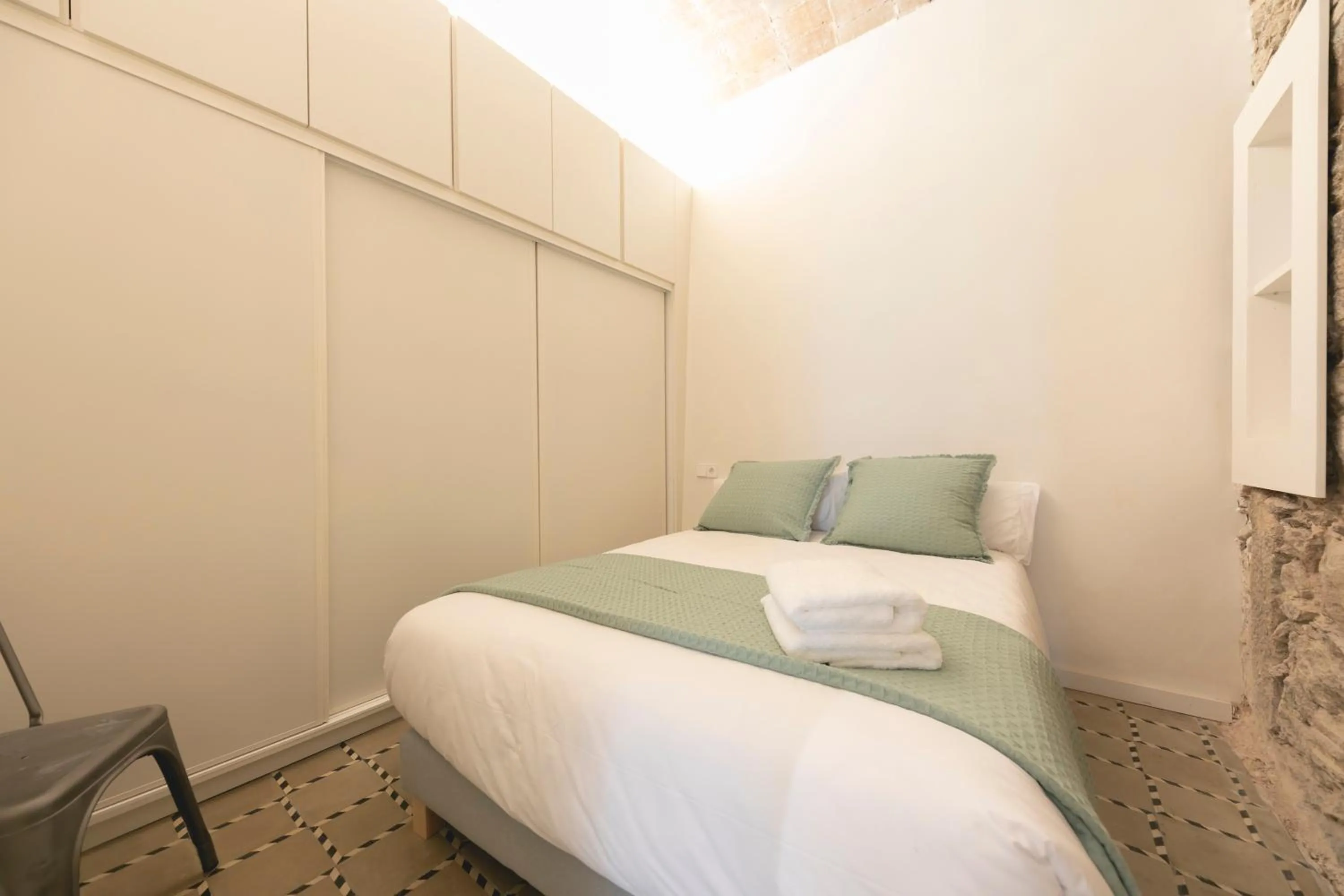 Bed in Bravissimo Mercaders, beautiful 3 bedroom apartment