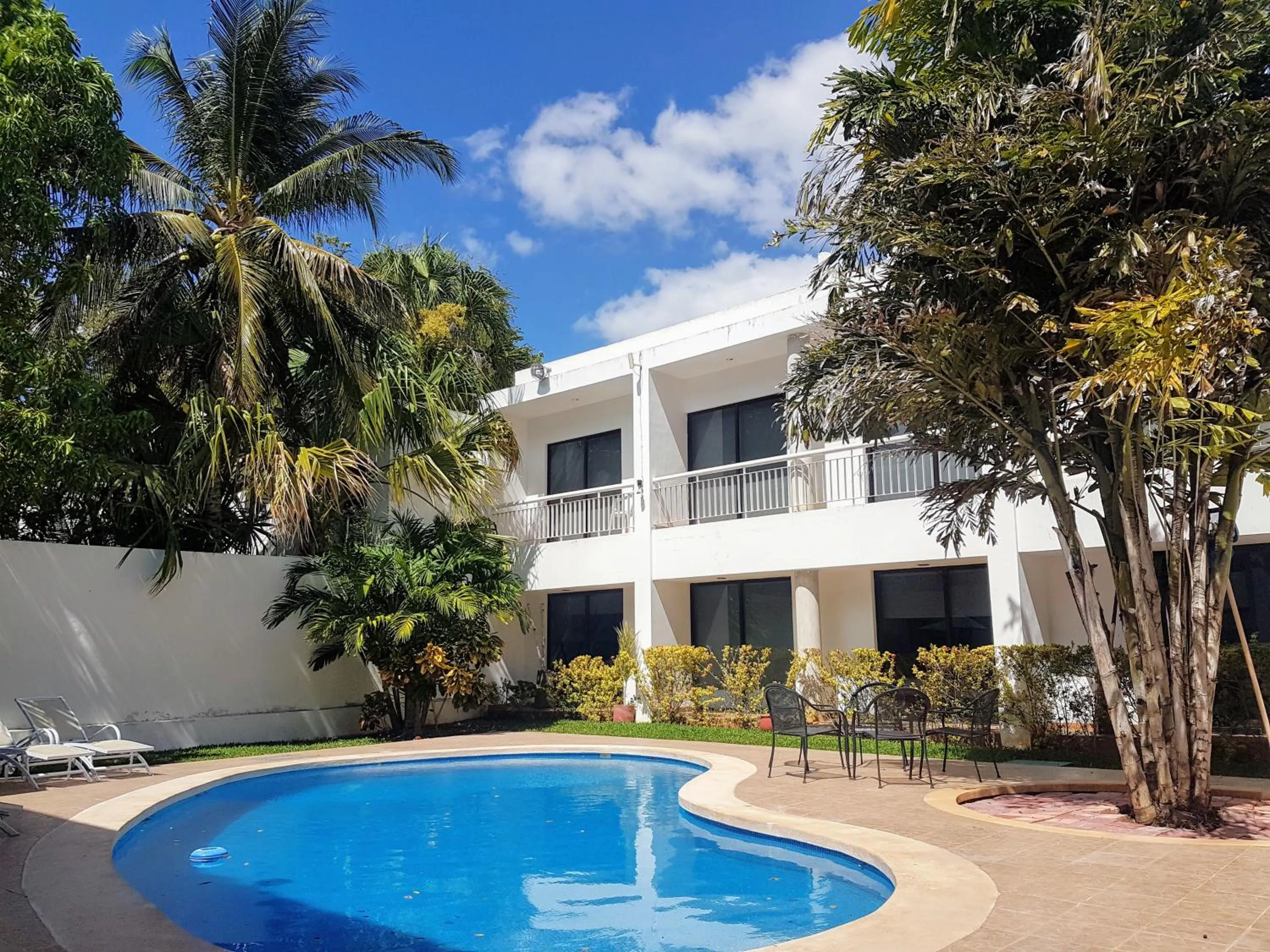 Pool view in Hotel Holly