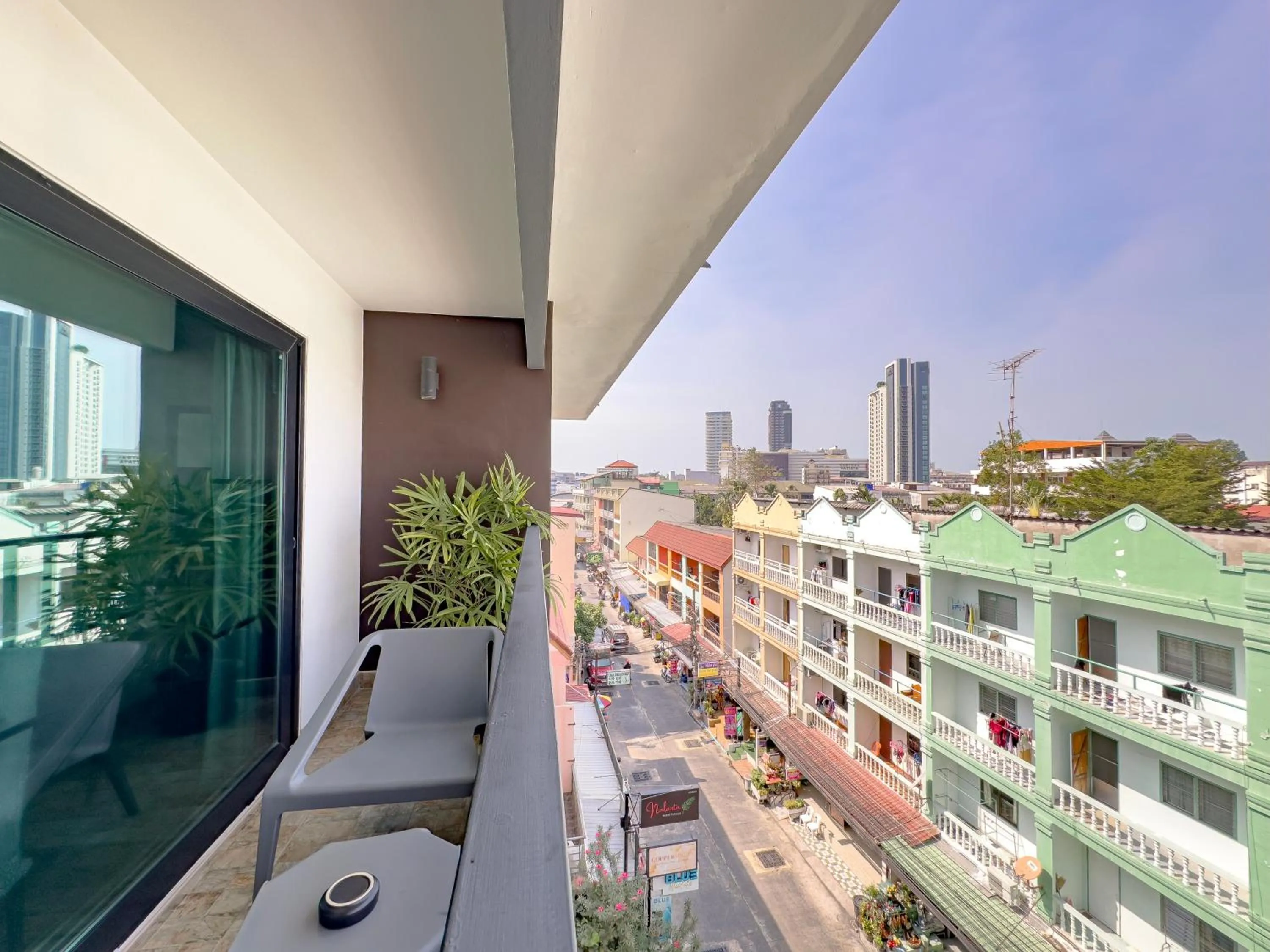 Balcony/Terrace in Nalanta Hotel Pattaya