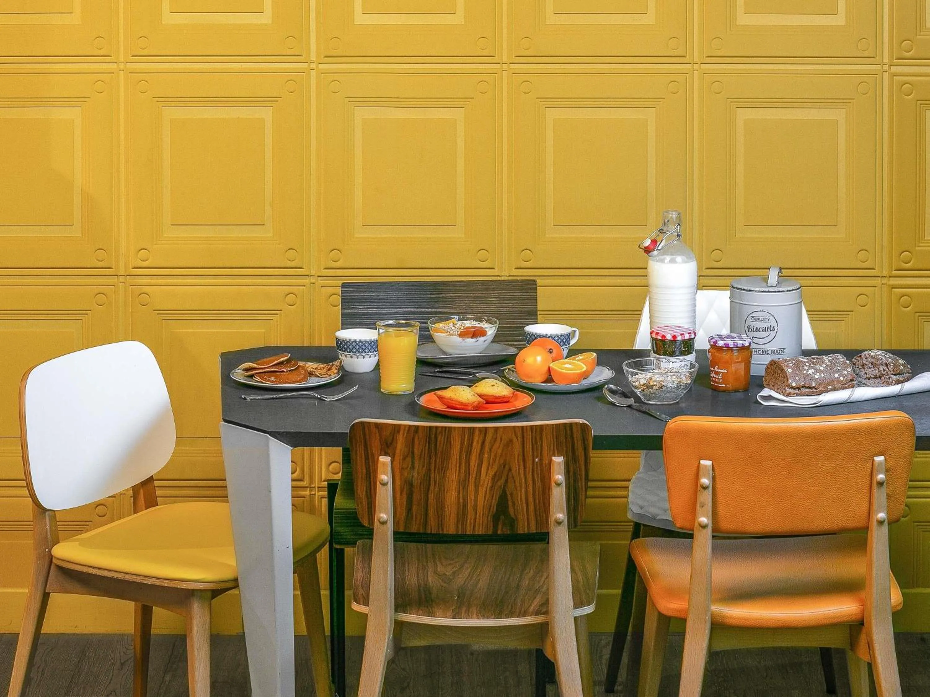 Breakfast in Hôtel Mercure Paris Centre Gare Montparnasse