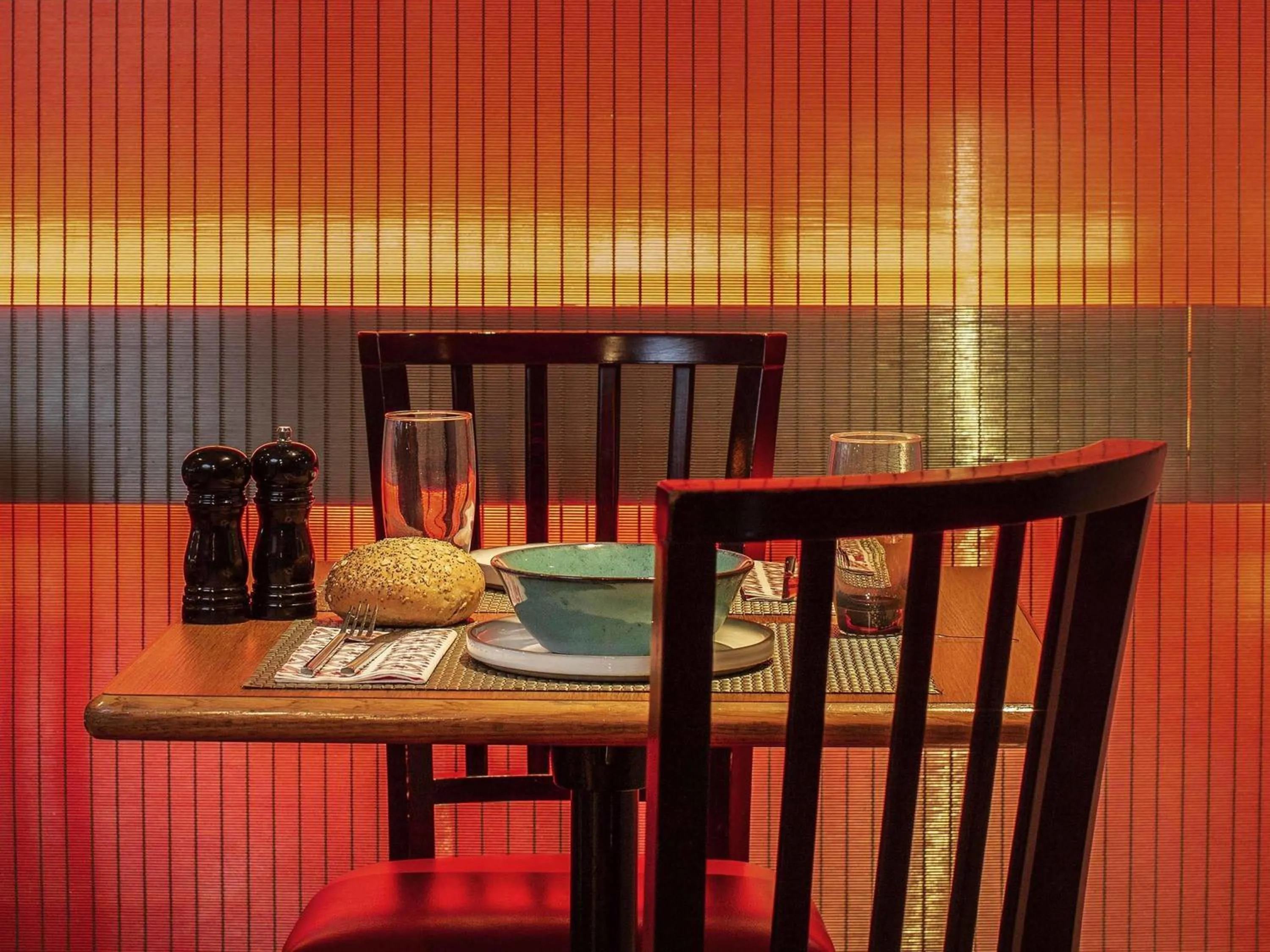 Restaurant/places to eat in Hôtel Mercure Paris Centre Gare Montparnasse