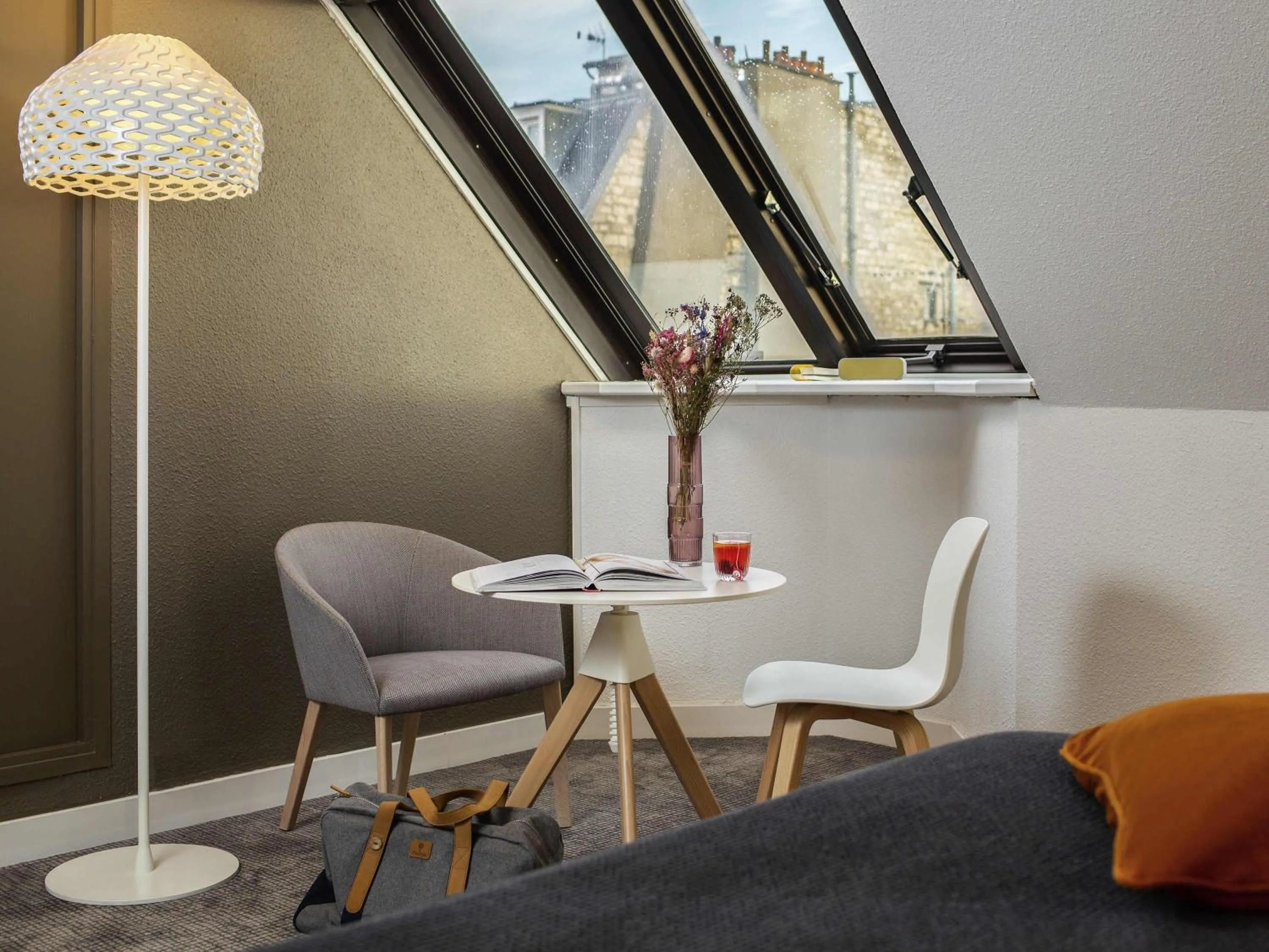 Bedroom in Hôtel Mercure Paris Centre Gare Montparnasse