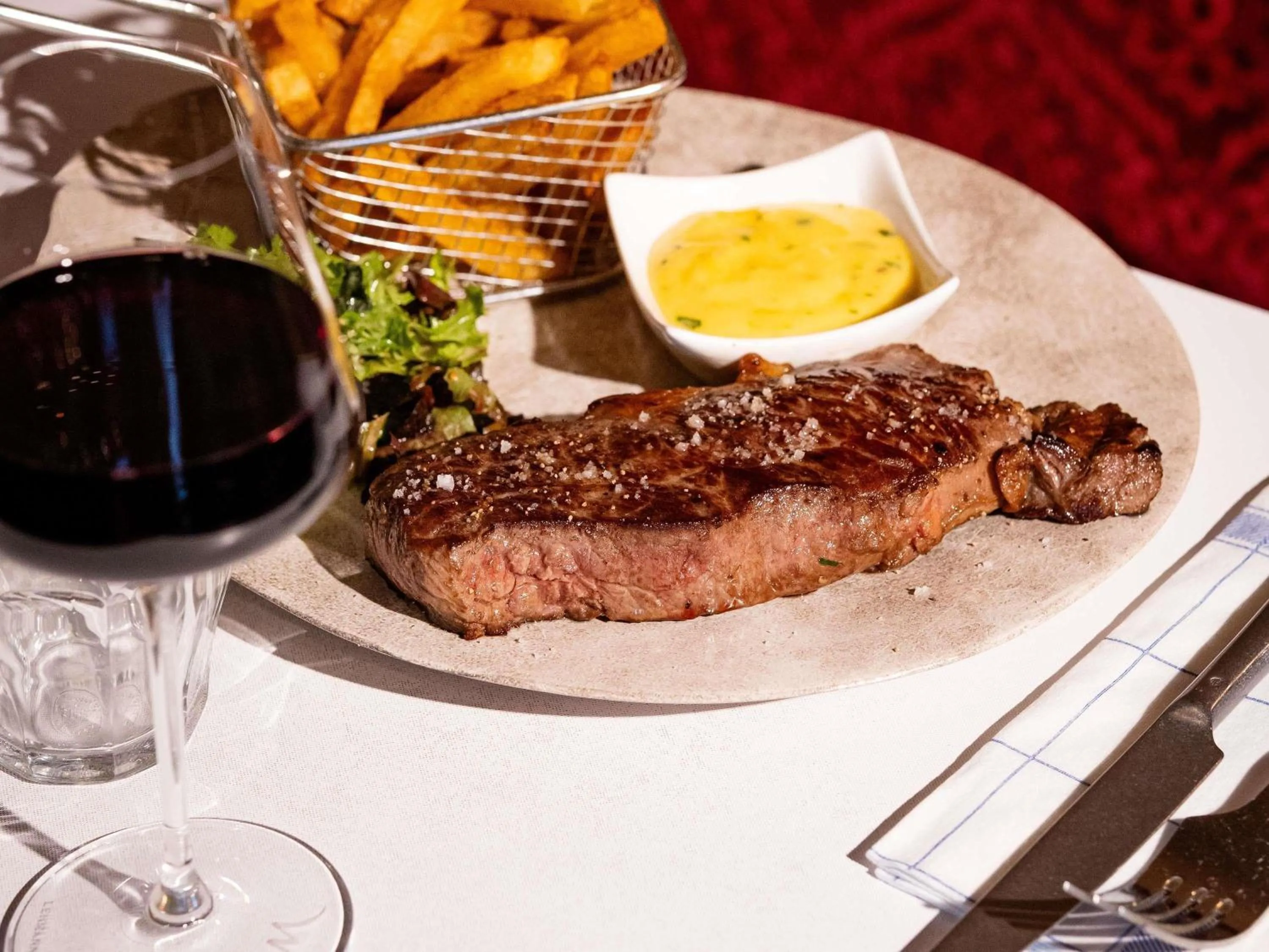 Restaurant/places to eat in Hôtel Mercure Paris Centre Gare Montparnasse