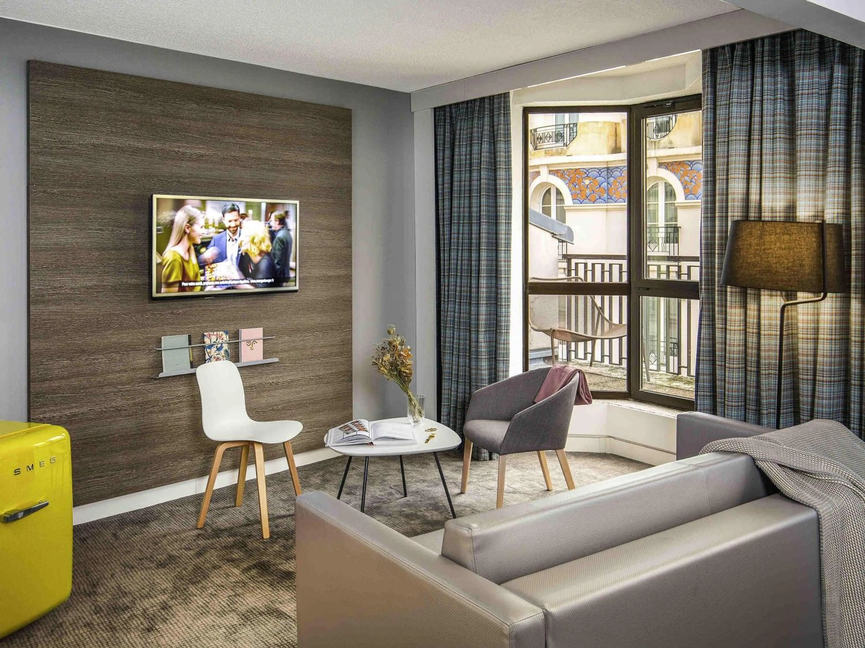 Bedroom in Hôtel Mercure Paris Centre Gare Montparnasse